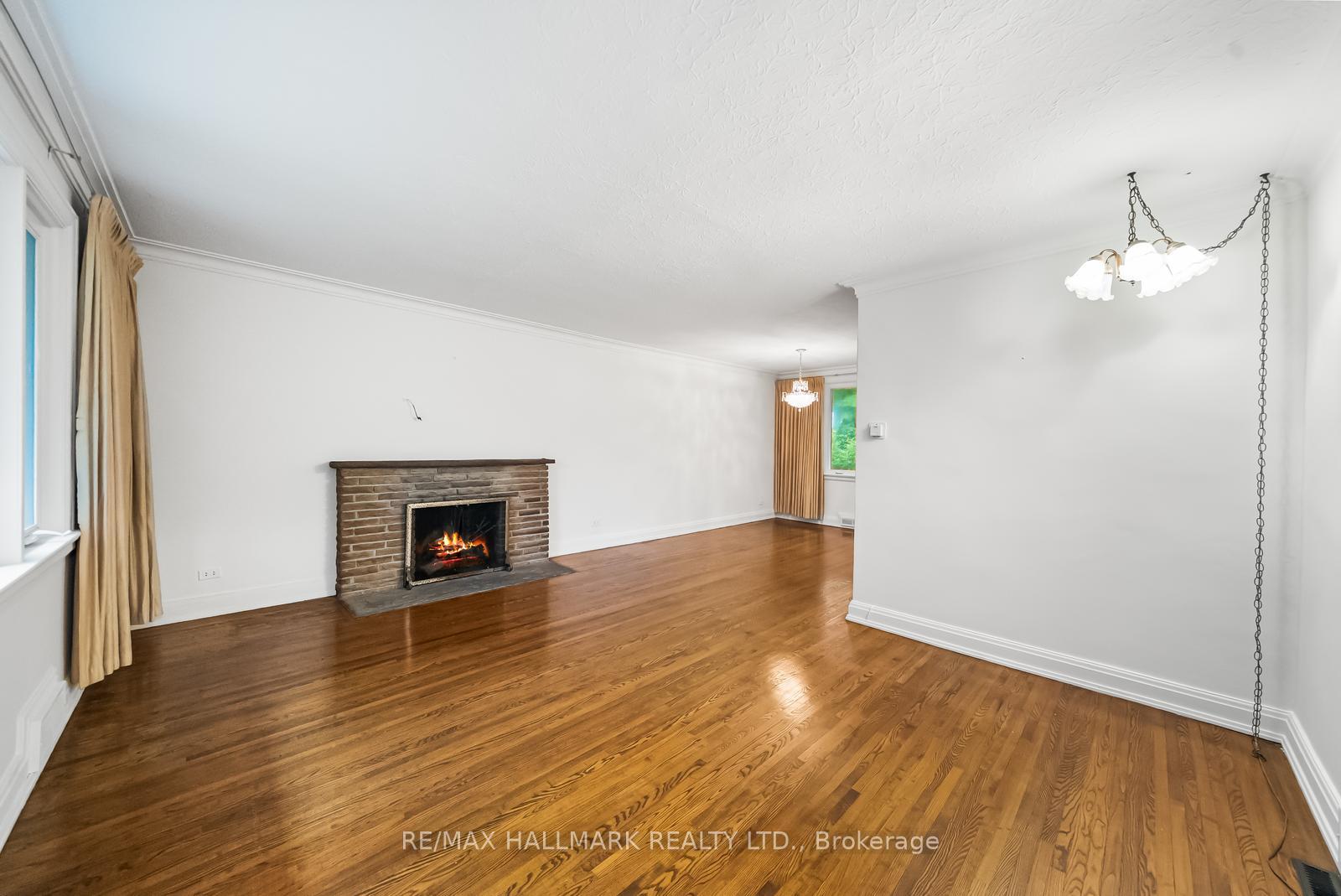 Photo 6 of 344 Spring Garden Avenue, North York, Willowdale East — HOMEH