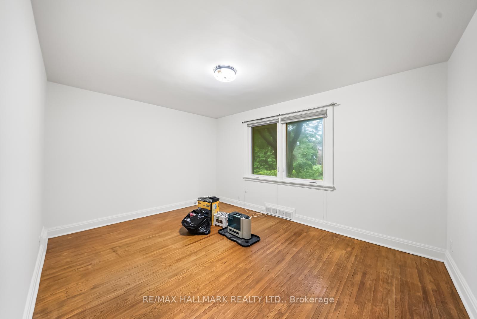 Photo 16 of 344 Spring Garden Avenue, North York, Willowdale East — HOMEH