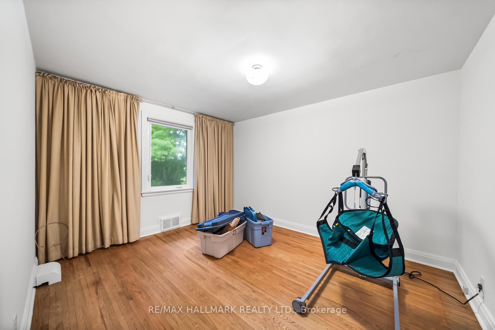 Photo 19 of 344 Spring Garden Avenue, North York, Willowdale East — HOMEH