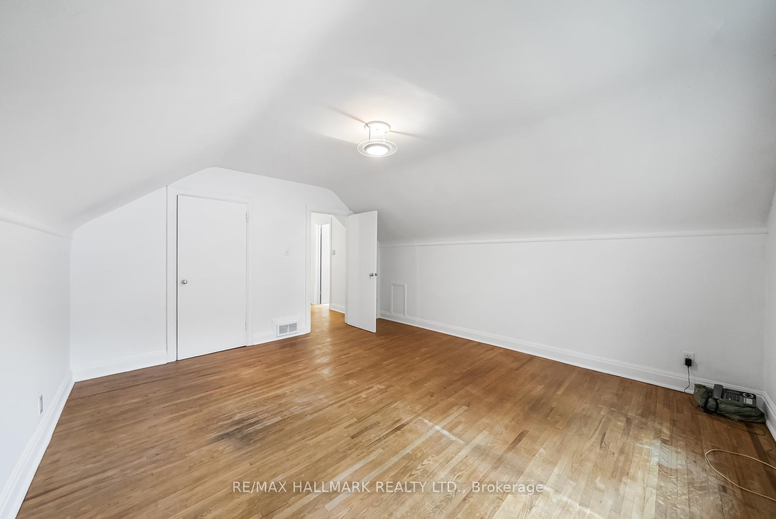 Photo 31 of 344 Spring Garden Avenue, North York, Willowdale East — HOMEH