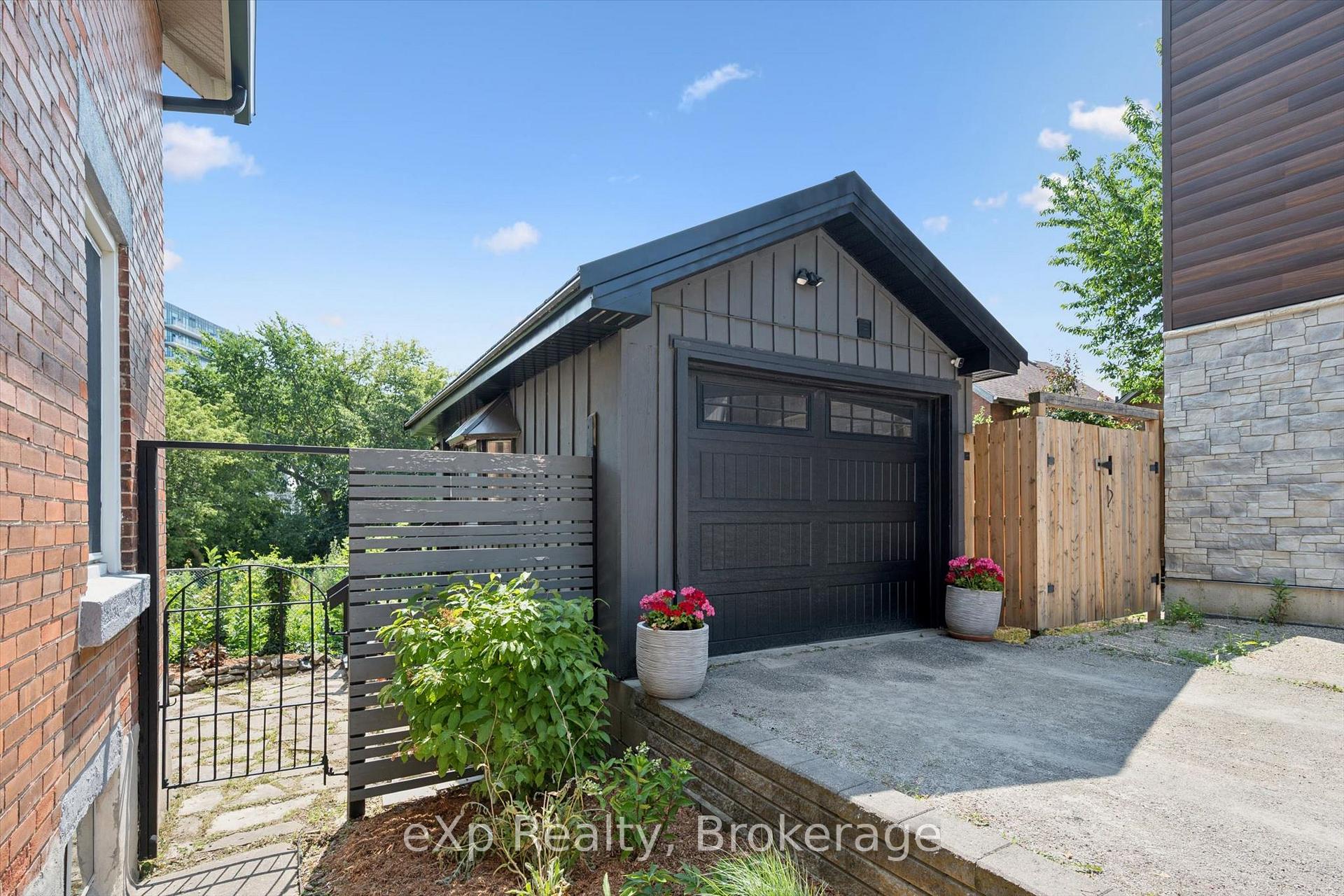 Photo 6 of 131 Surrey Street E, Guelph, Downtown — HOMEH