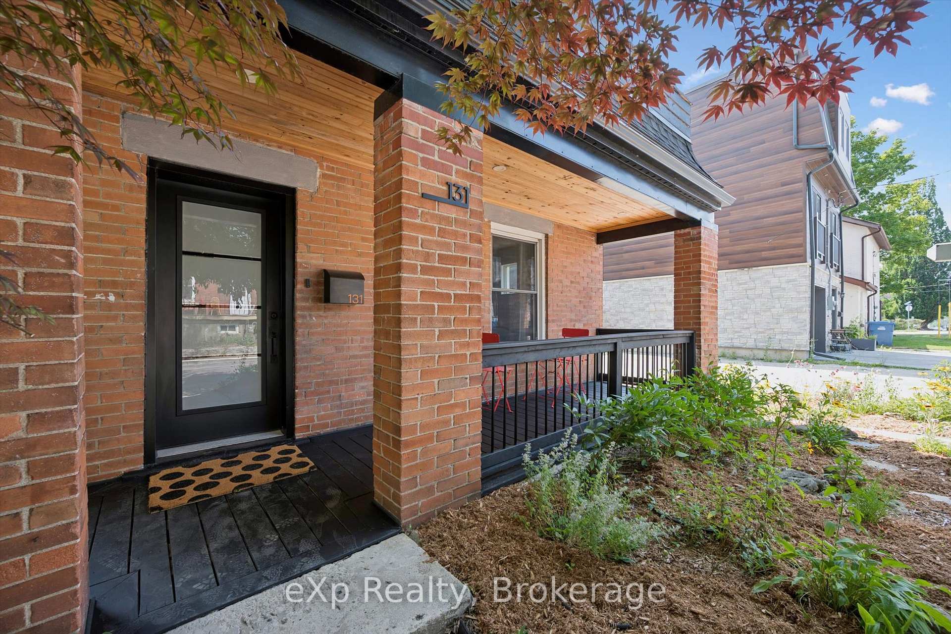 Photo 7 of 131 Surrey Street E, Guelph, Downtown — HOMEH