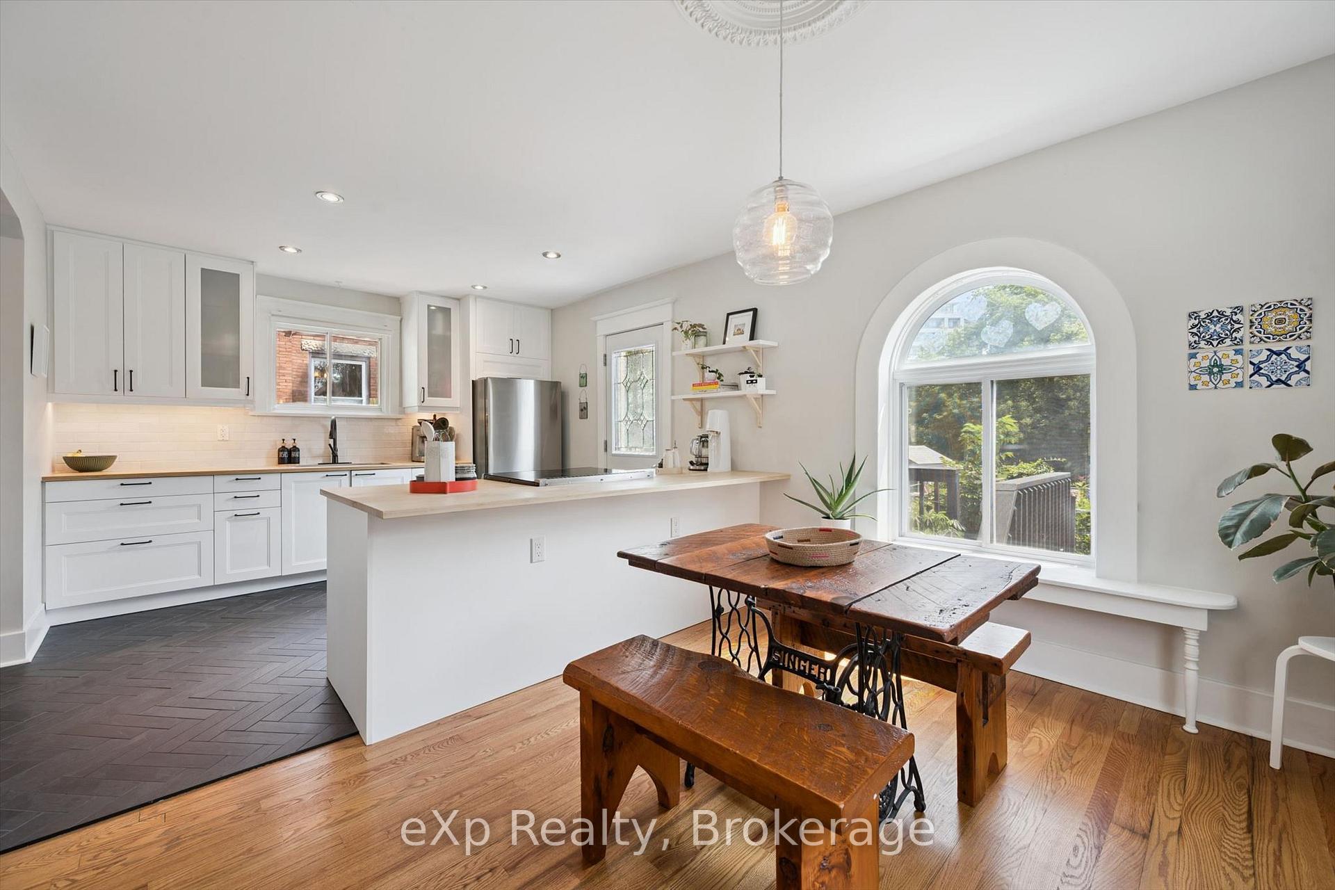 Photo 12 of 131 Surrey Street E, Guelph, Downtown — HOMEH