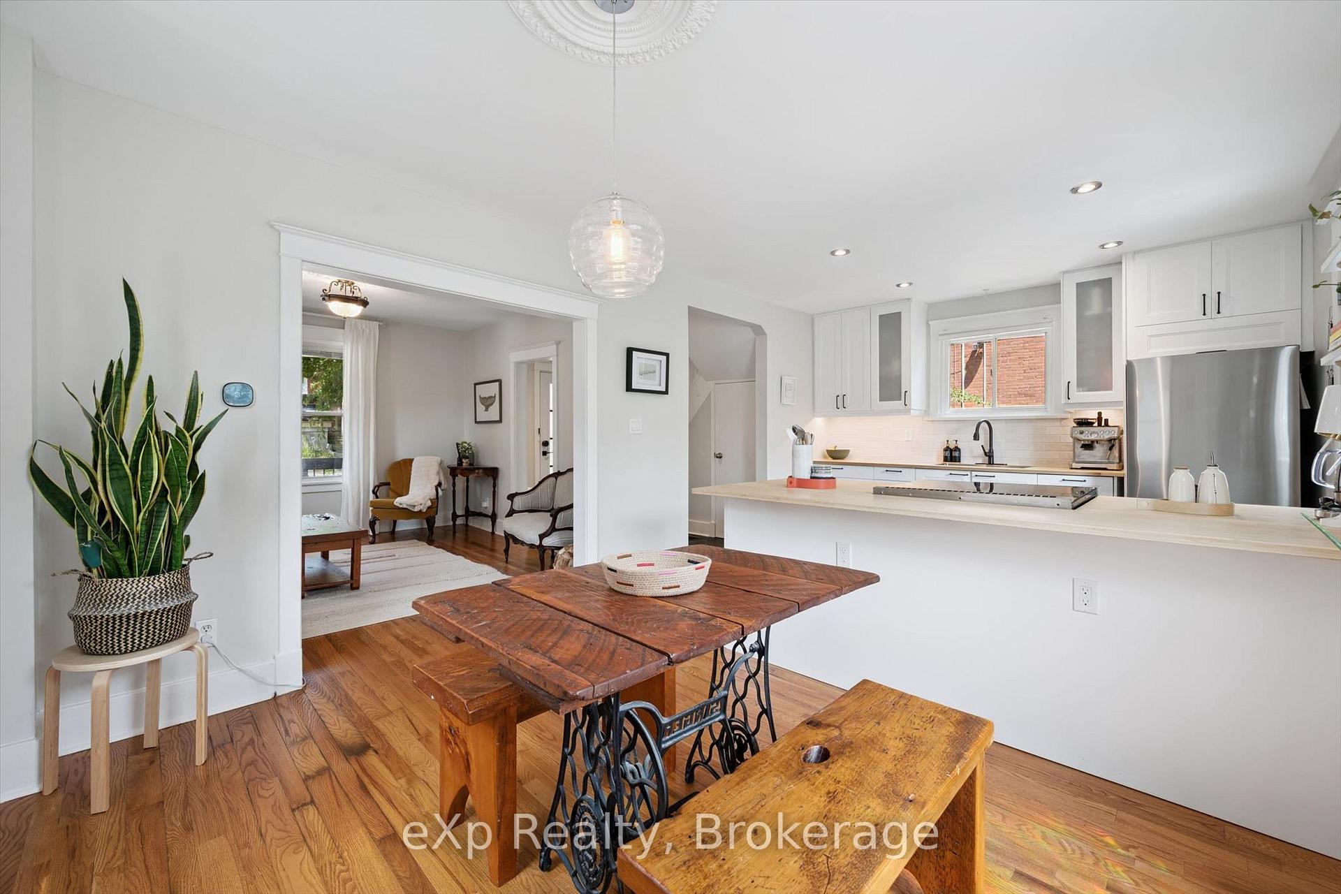 Photo 15 of 131 Surrey Street E, Guelph, Downtown — HOMEH