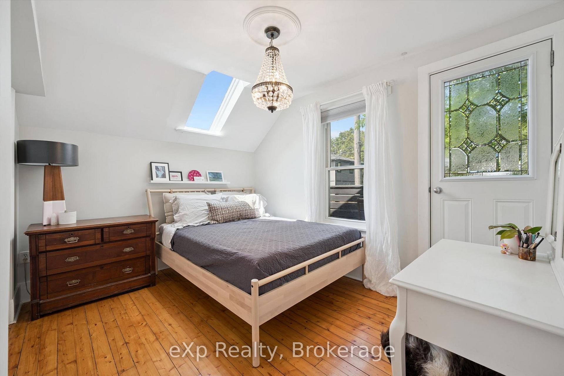 Photo 23 of 131 Surrey Street E, Guelph, Downtown — HOMEH