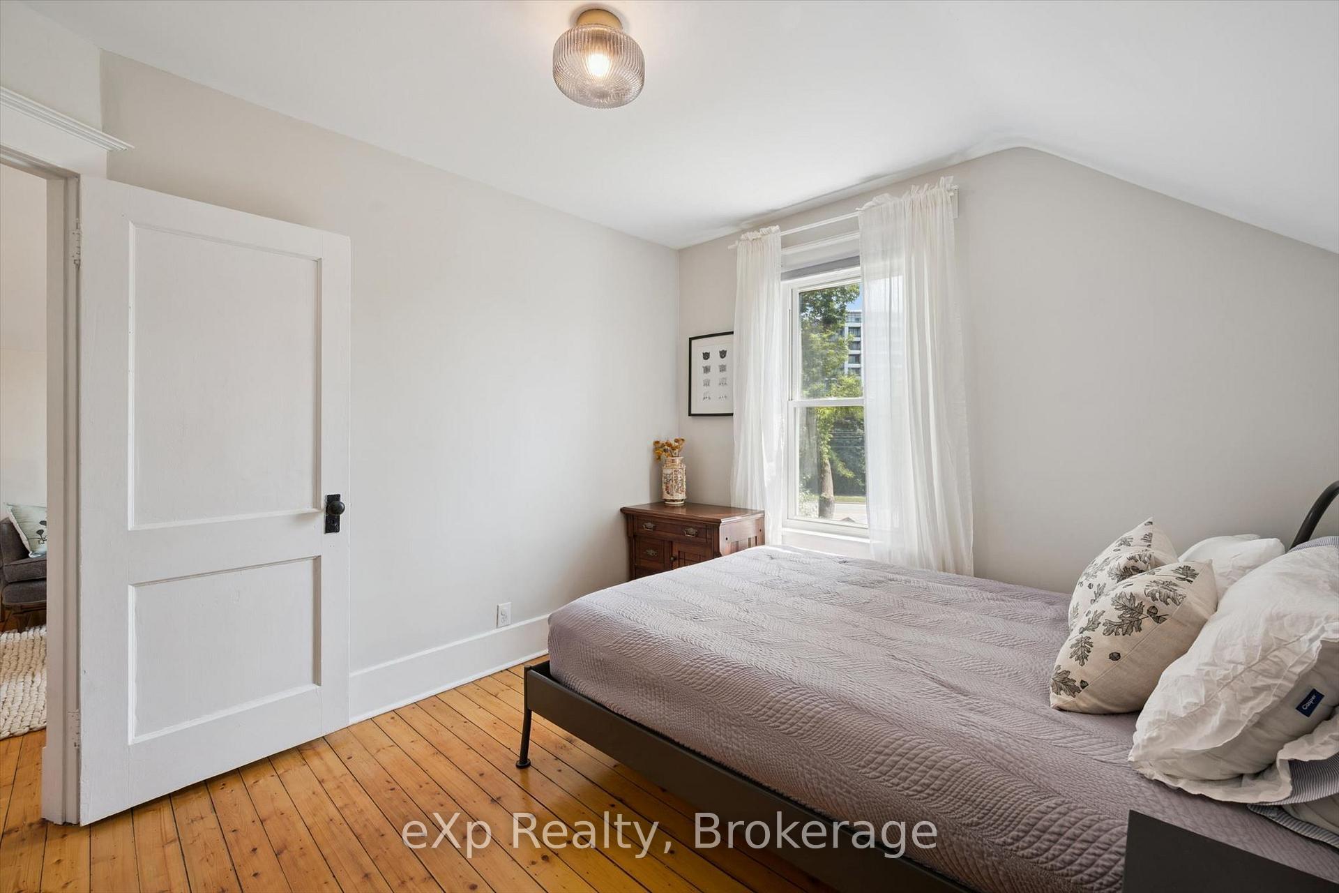 Photo 25 of 131 Surrey Street E, Guelph, Downtown — HOMEH