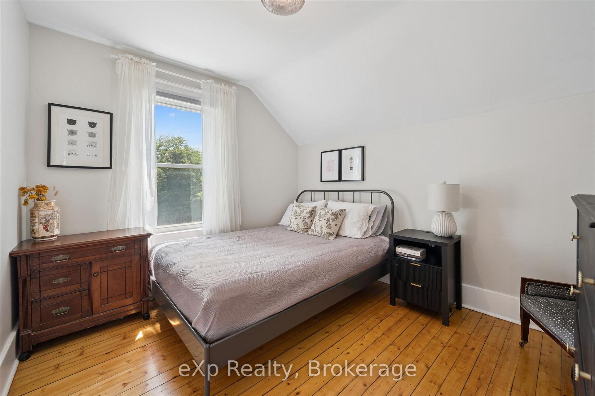 Photo 30 of 131 Surrey Street E, Guelph, Downtown — HOMEH