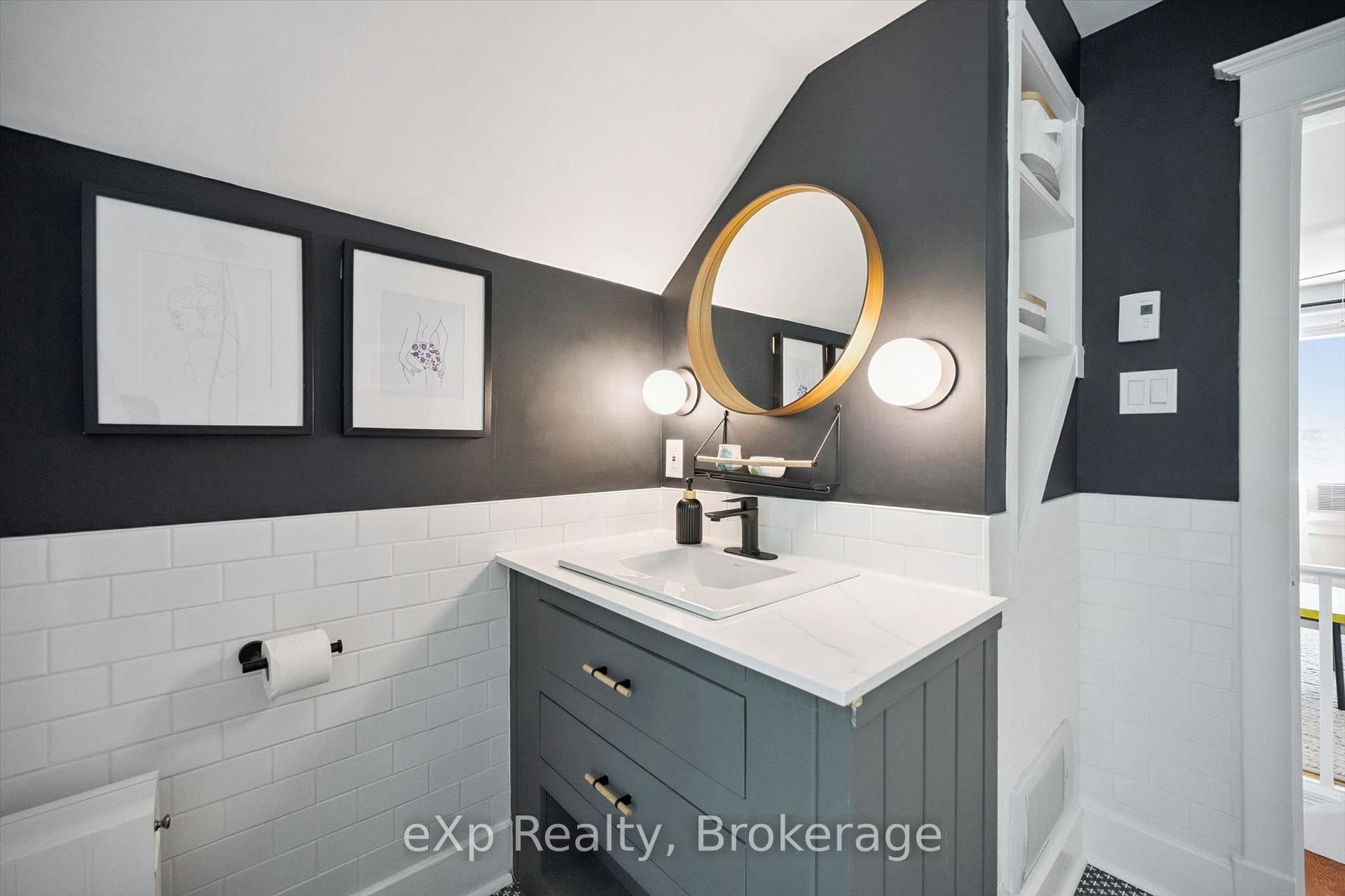 Photo 32 of 131 Surrey Street E, Guelph, Downtown — HOMEH