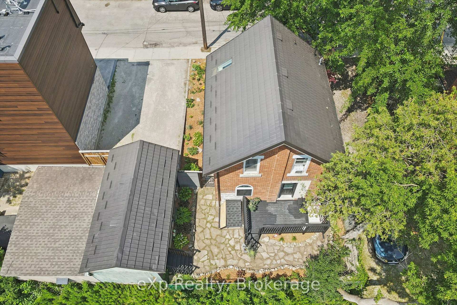 Photo 41 of 131 Surrey Street E, Guelph, Downtown — HOMEH
