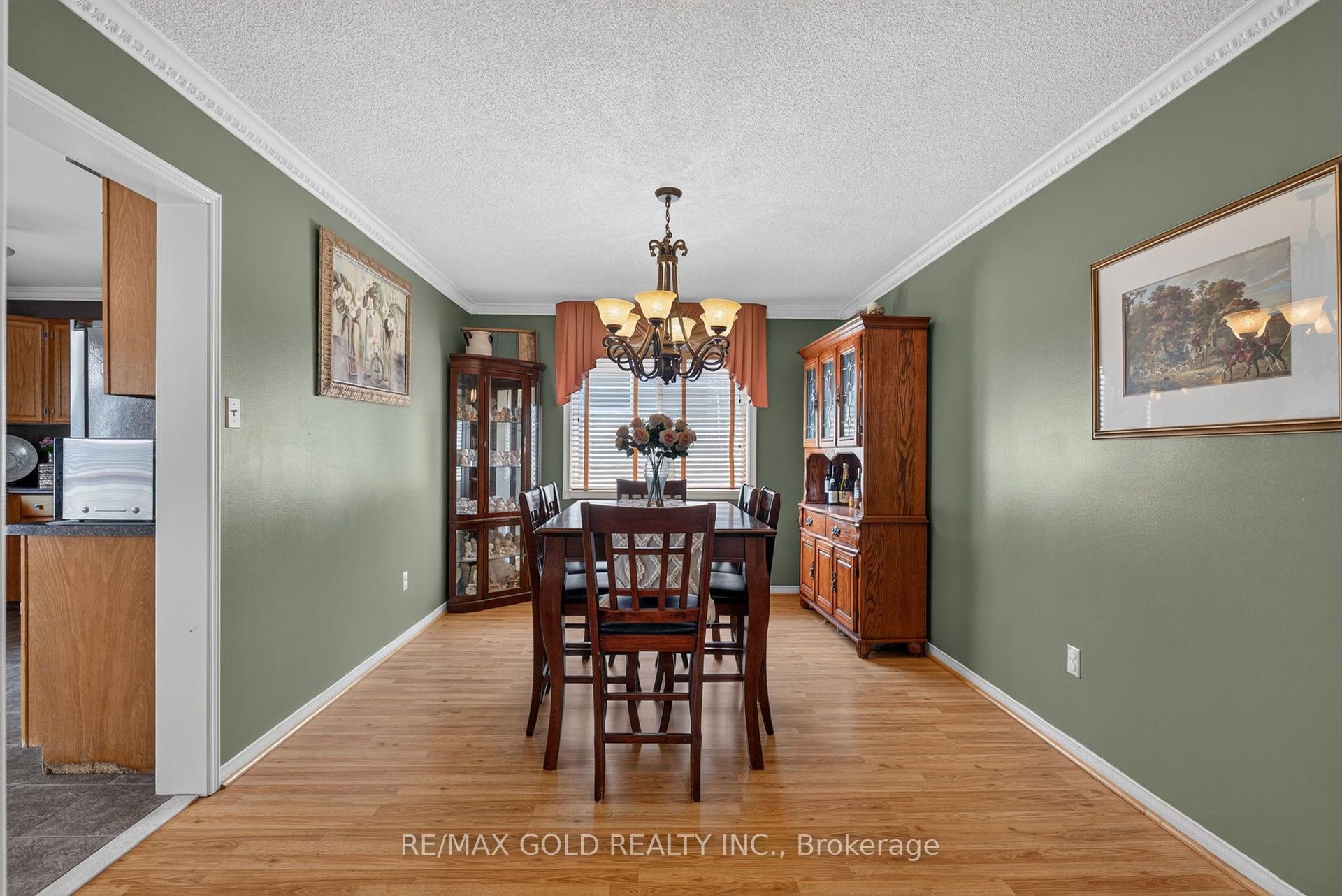 Photo 8 of 40 Shadywood Road, Brampton, Snelgrove — HOMEH