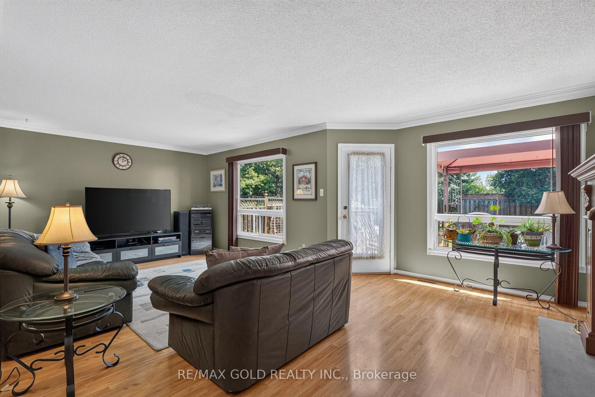 Photo 14 of 40 Shadywood Road, Brampton, Snelgrove — HOMEH