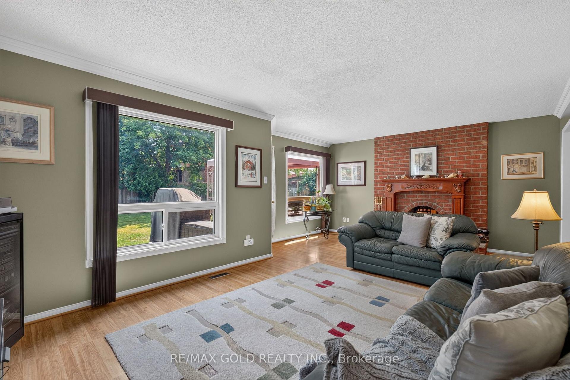 Photo 16 of 40 Shadywood Road, Brampton, Snelgrove — HOMEH