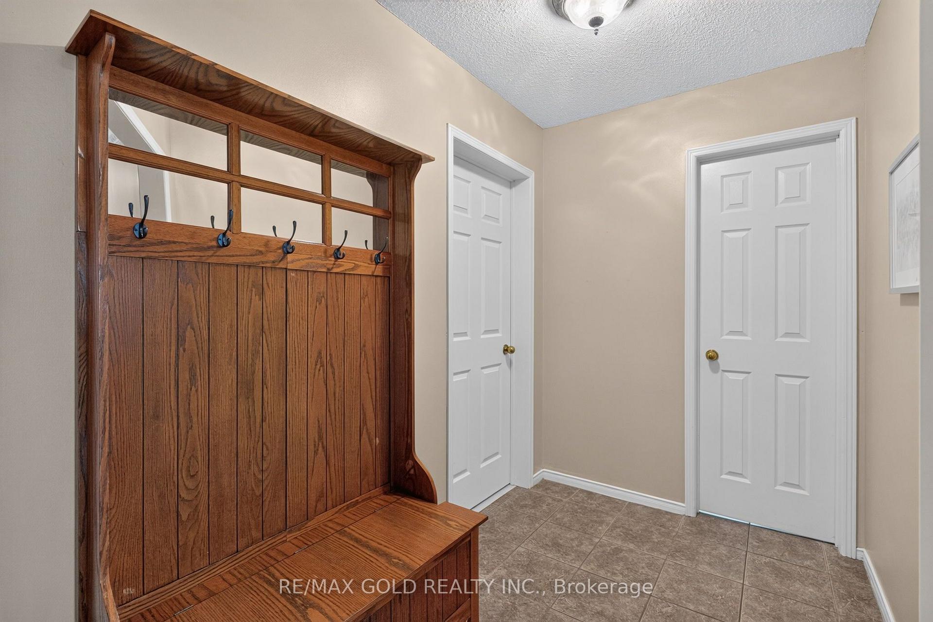 Photo 21 of 40 Shadywood Road, Brampton, Snelgrove — HOMEH