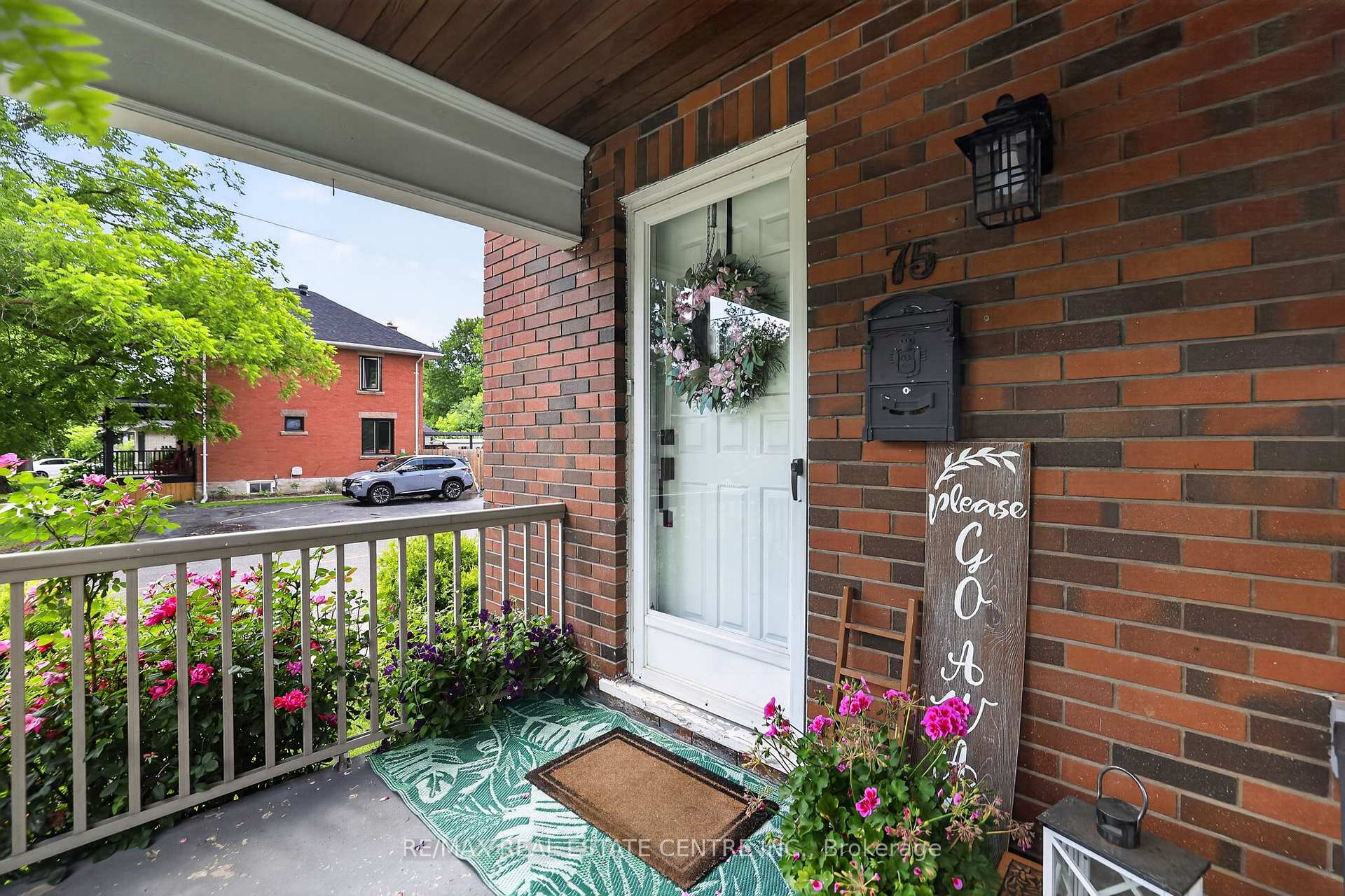 Photo 7 of 75 West Street W, Brampton, Downtown Brampton — HOMEH
