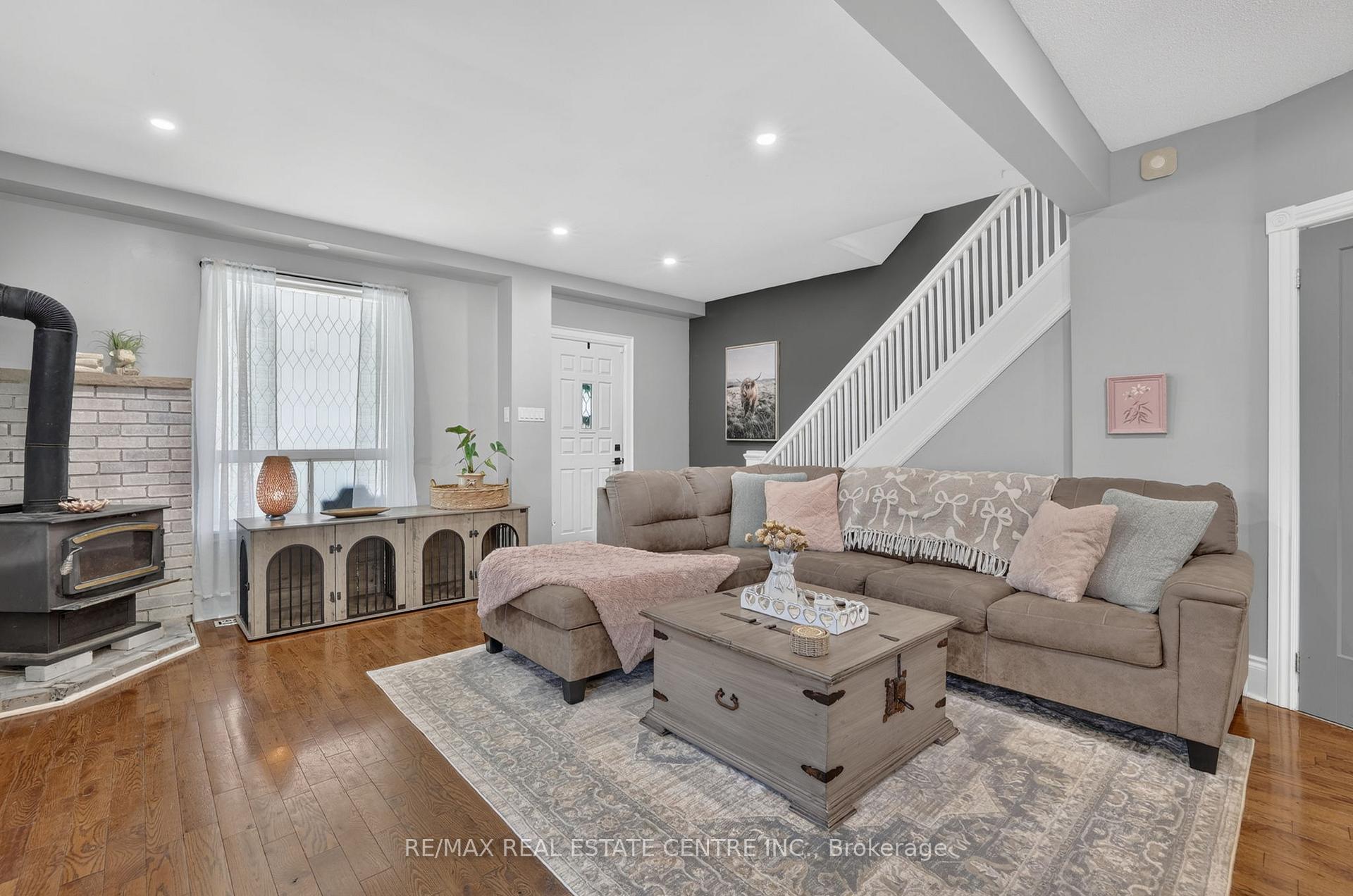 Photo 8 of 75 West Street W, Brampton, Downtown Brampton — HOMEH