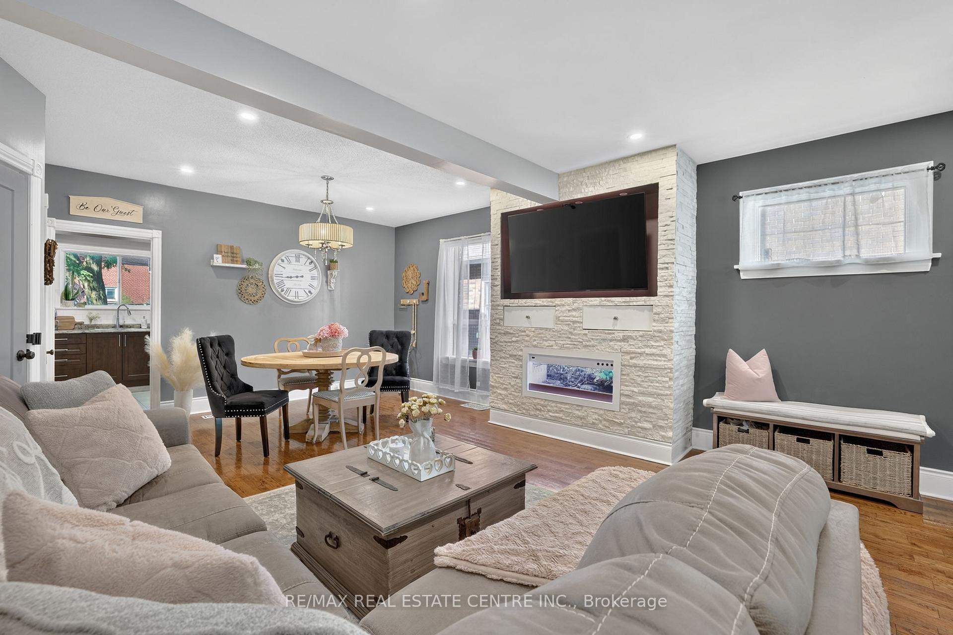 Photo 10 of 75 West Street W, Brampton, Downtown Brampton — HOMEH