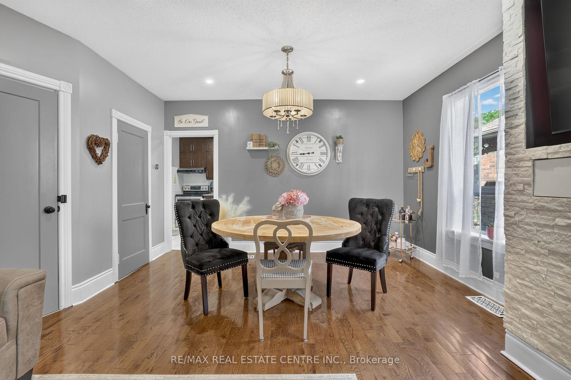 Photo 13 of 75 West Street W, Brampton, Downtown Brampton — HOMEH