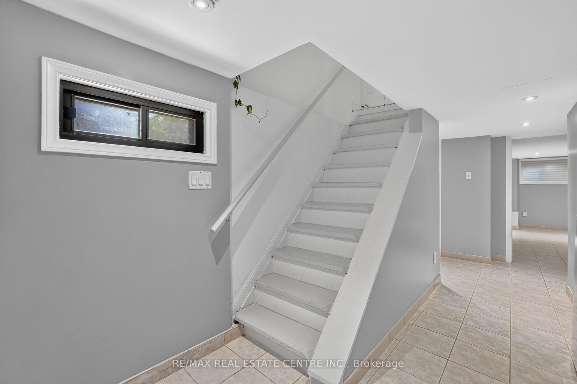 Photo 34 of 75 West Street W, Brampton, Downtown Brampton — HOMEH