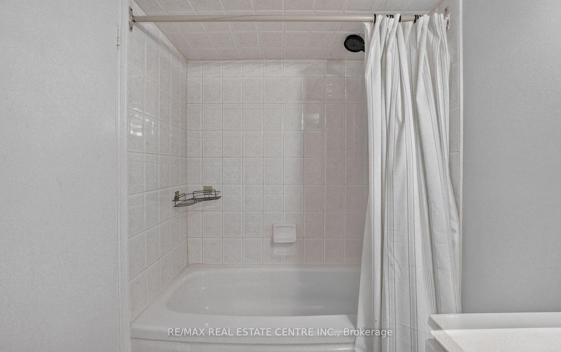 Photo 39 of 75 West Street W, Brampton, Downtown Brampton — HOMEH