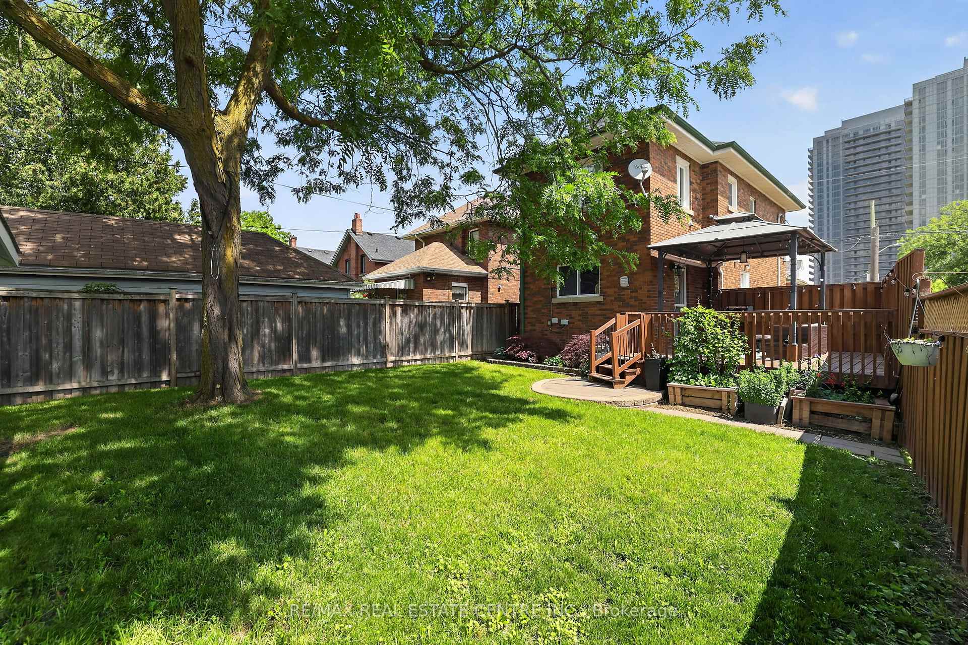 Photo 44 of 75 West Street W, Brampton, Downtown Brampton — HOMEH