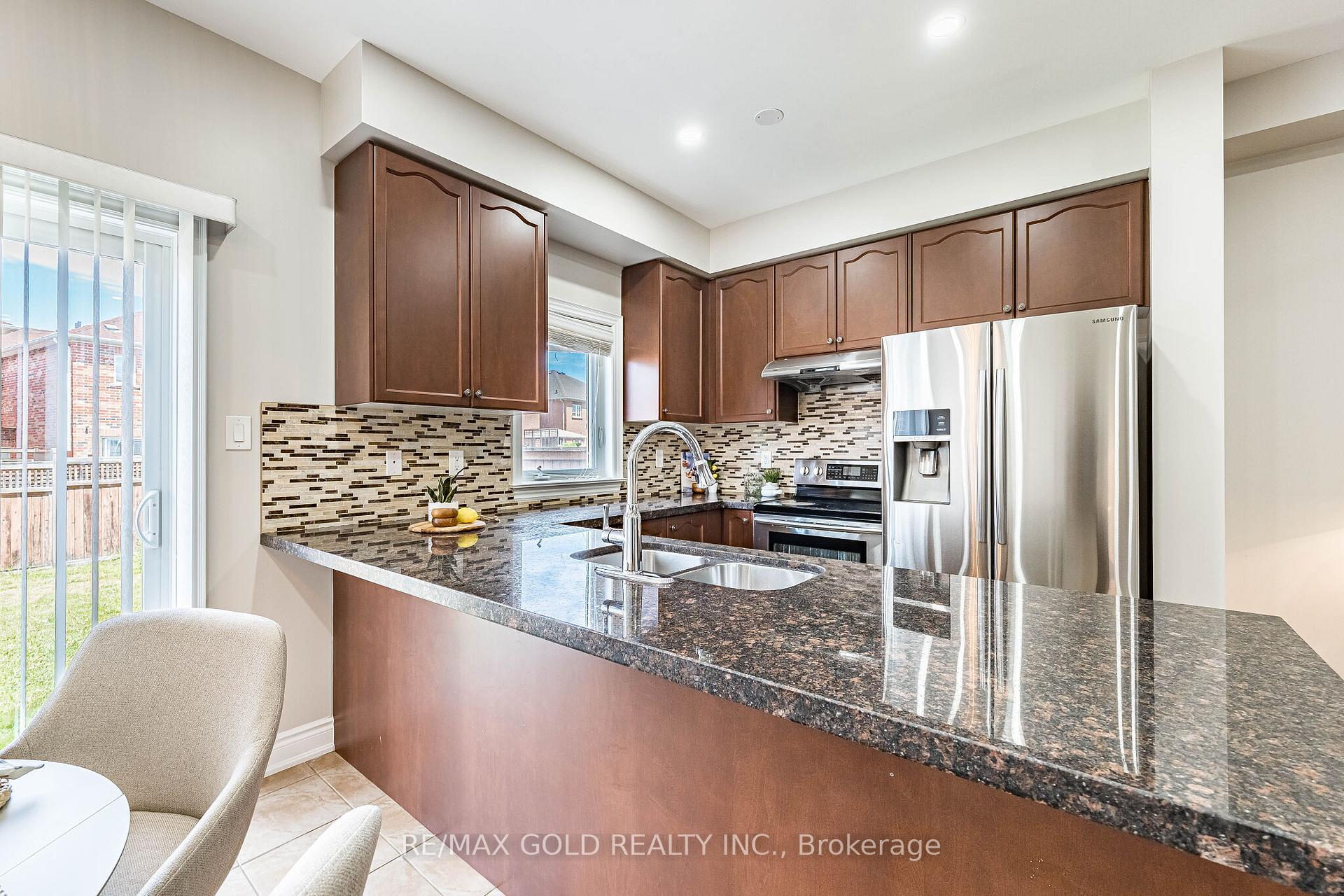 Photo 12 of 20 Brussels Avenue, Brampton, Sandringham-Wellington — HOMEH