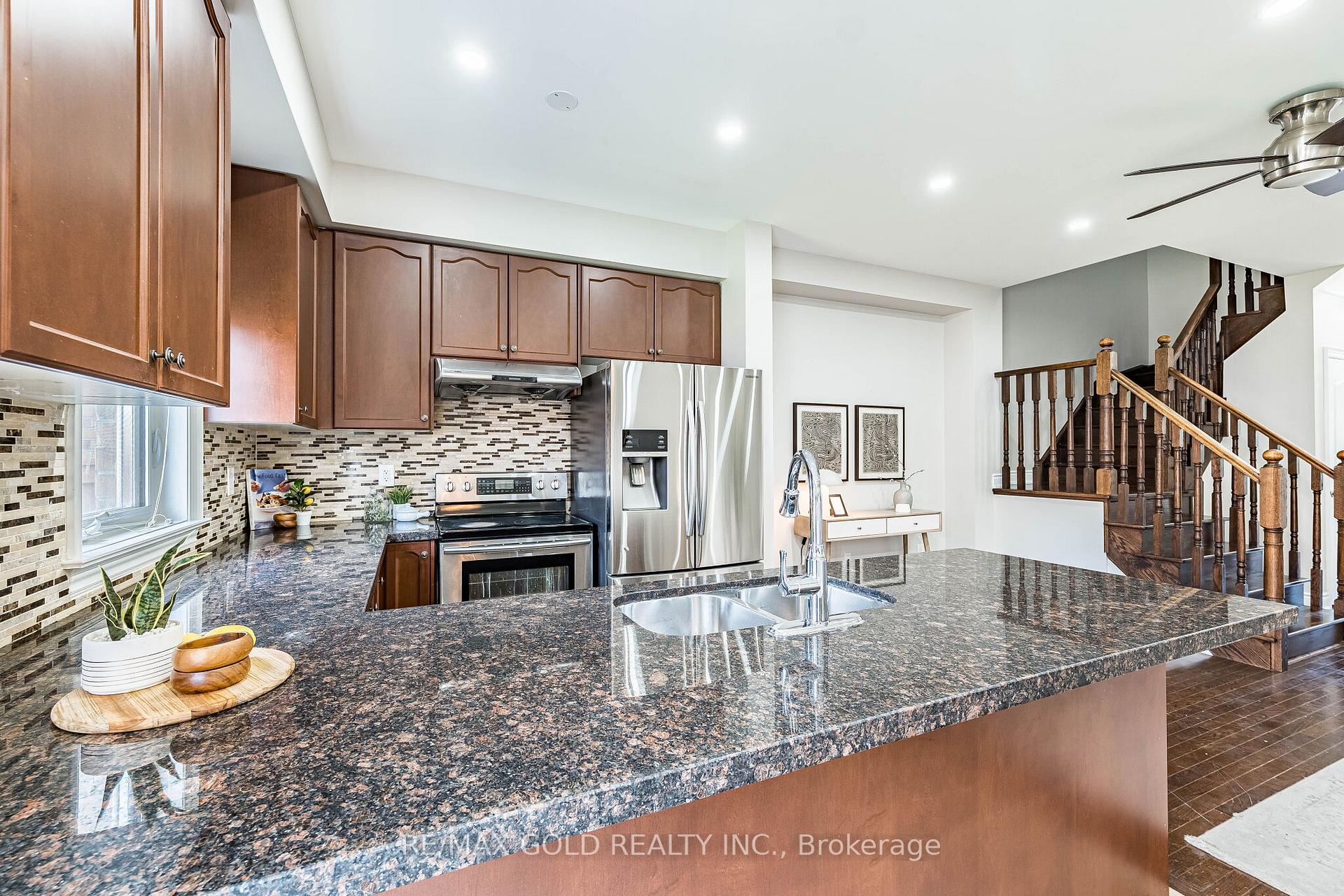 Photo 13 of 20 Brussels Avenue, Brampton, Sandringham-Wellington — HOMEH