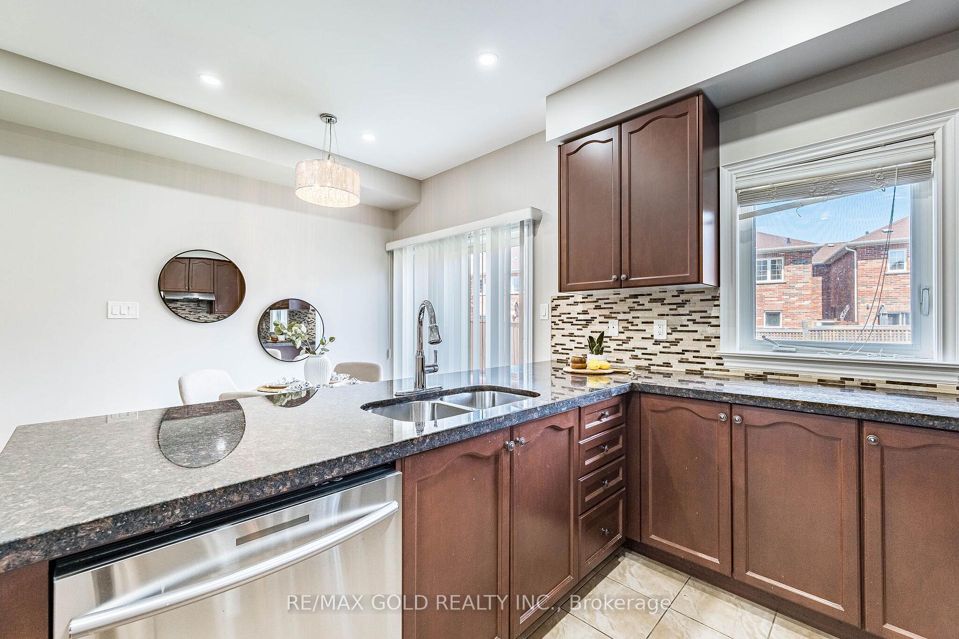 Photo 14 of 20 Brussels Avenue, Brampton, Sandringham-Wellington — HOMEH