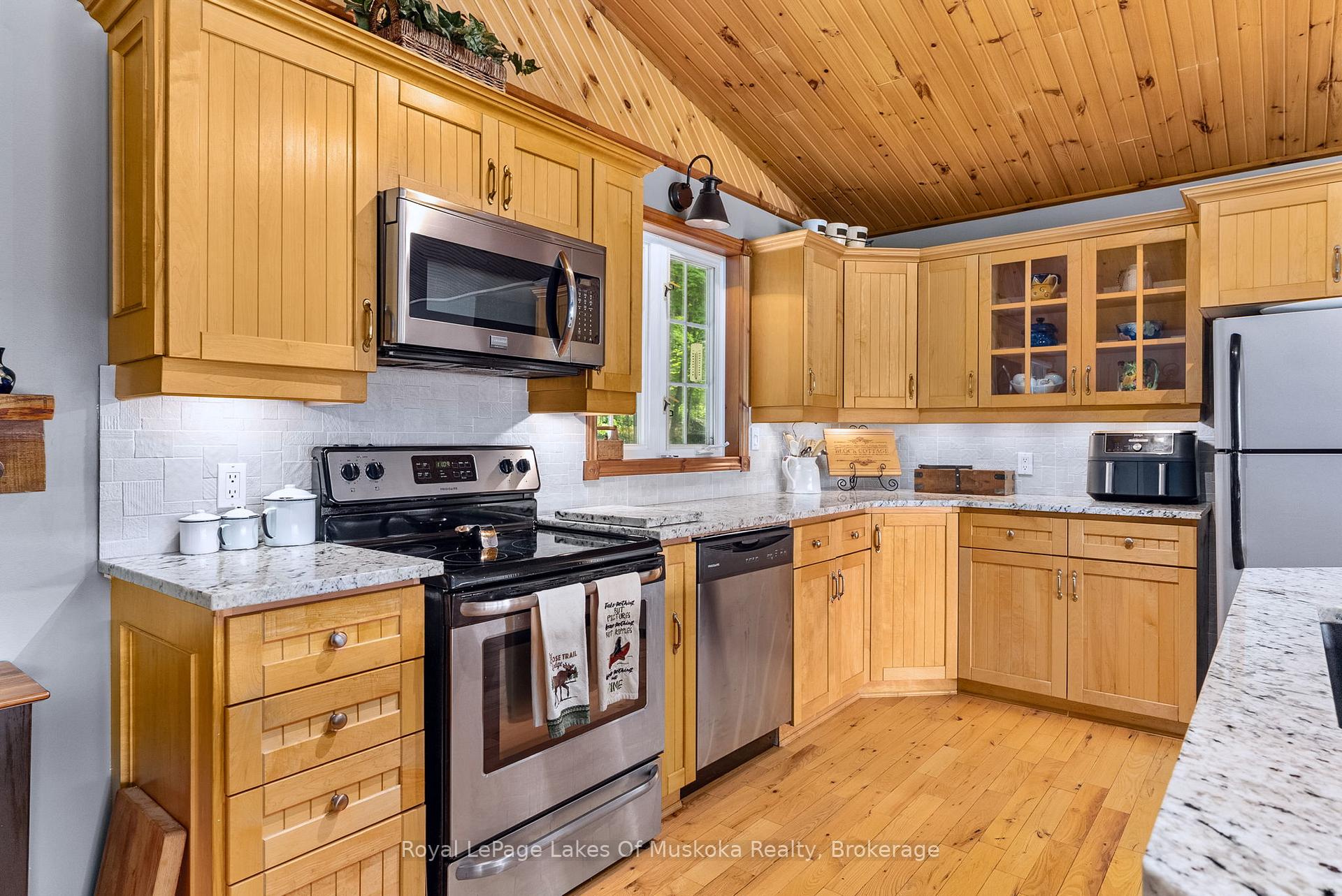 Photo 10 of 300 Wurm Road, Magnetawan — HOMEH