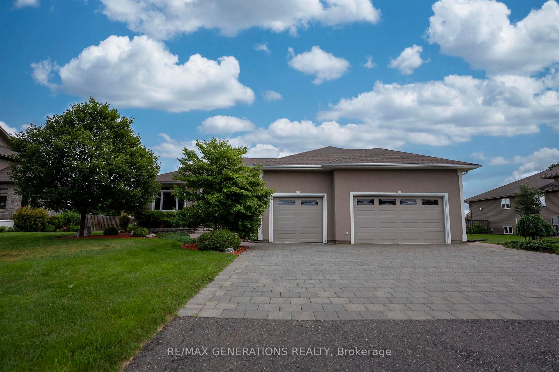 Photo 2 of 1106 Mahogany Place, Thunder Bay, Parkdale — HOMEH