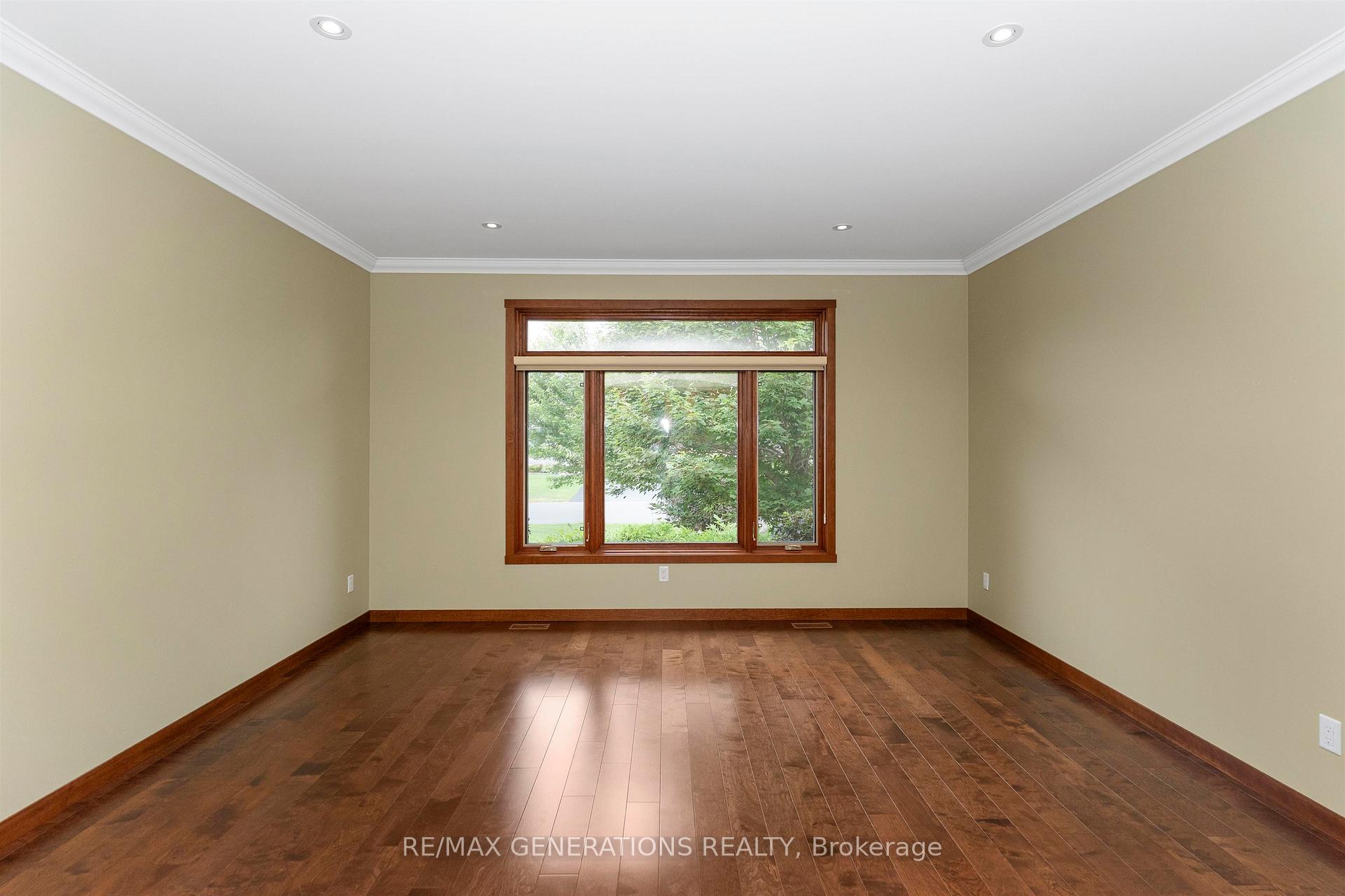 Photo 14 of 1106 Mahogany Place, Thunder Bay, Parkdale — HOMEH