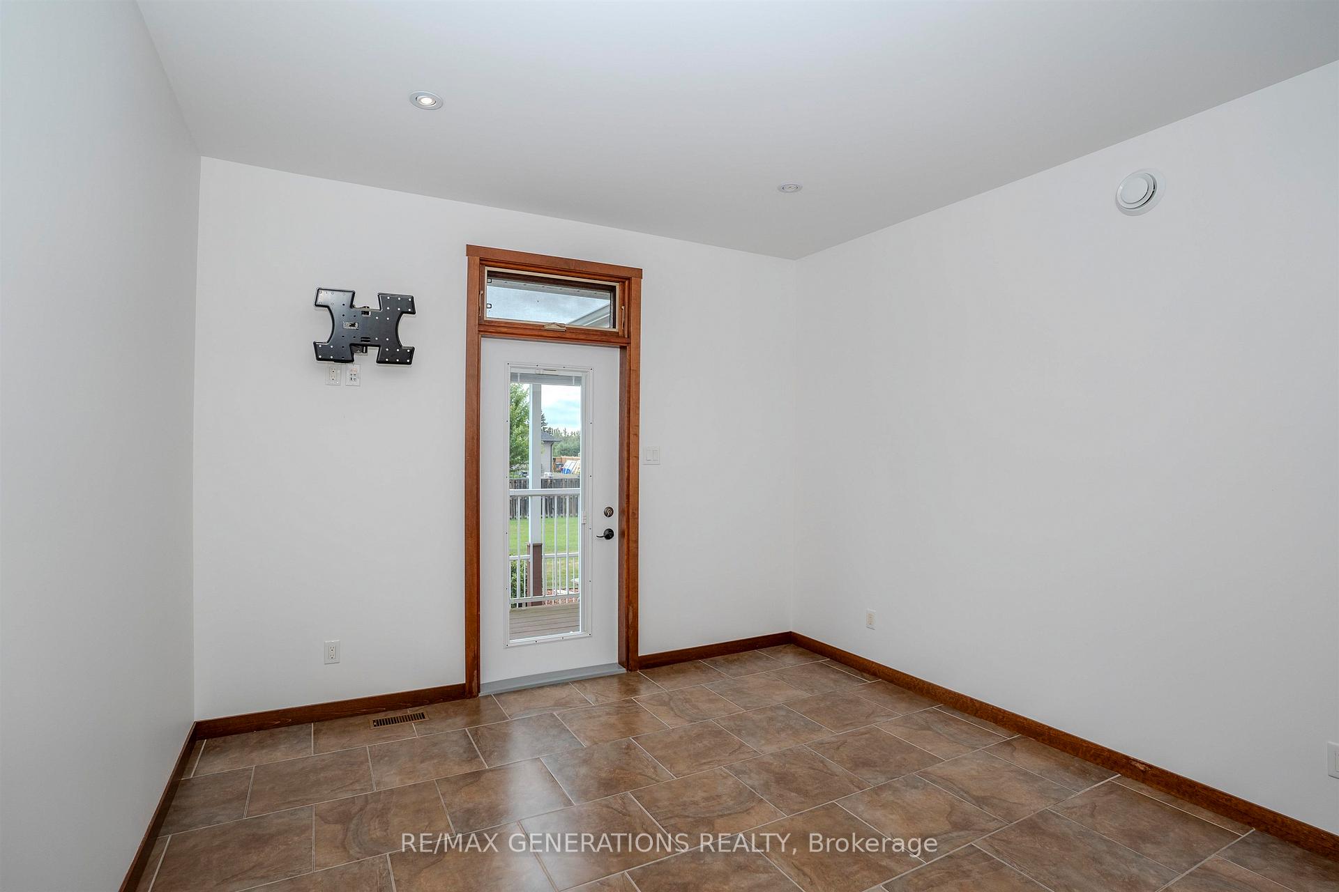 Photo 25 of 1106 Mahogany Place, Thunder Bay, Parkdale — HOMEH