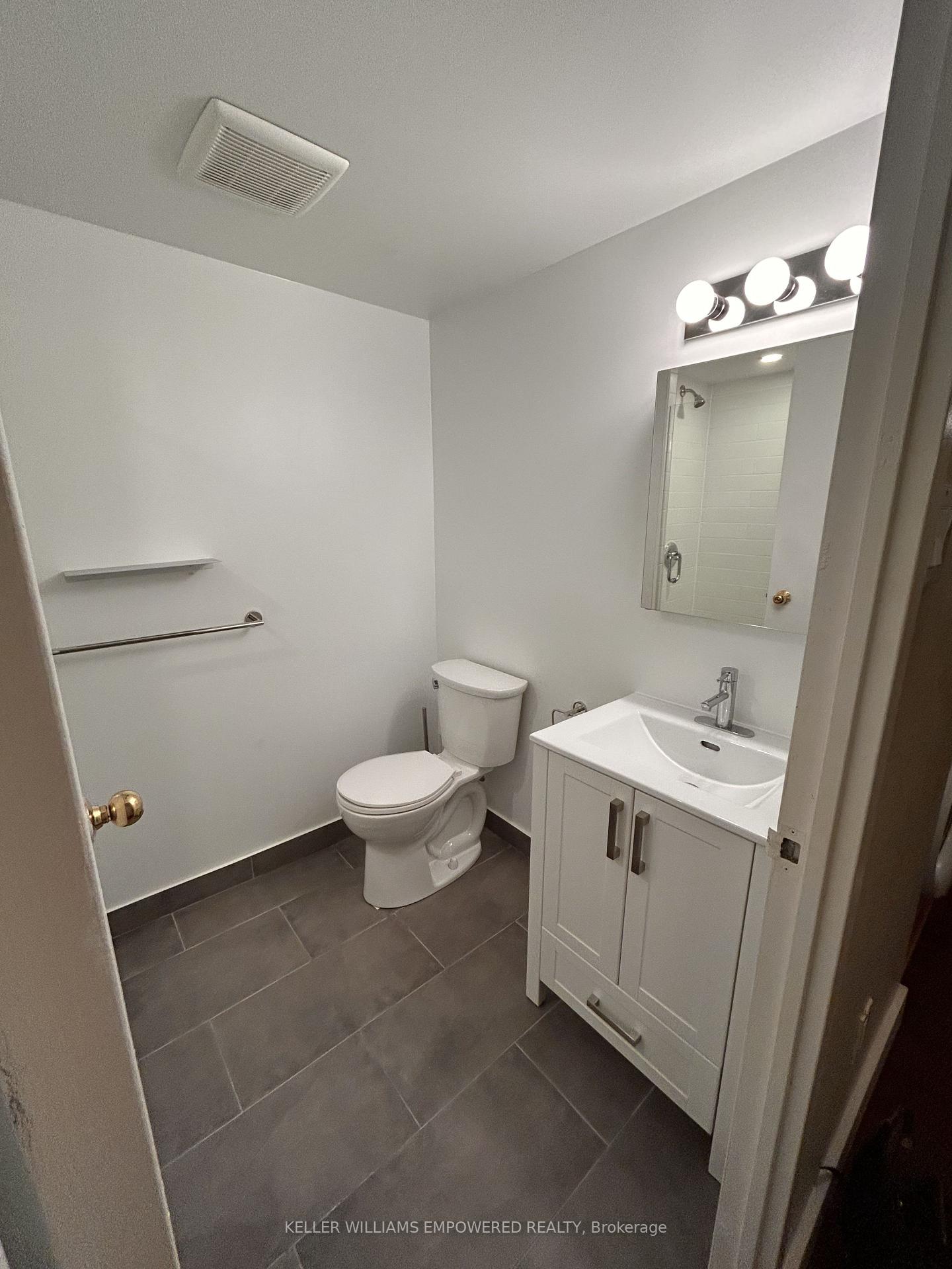 Photo 5 of Unit 609, 117 Gerrard Street E, Toronto, Church-Yonge Corridor — HOMEH