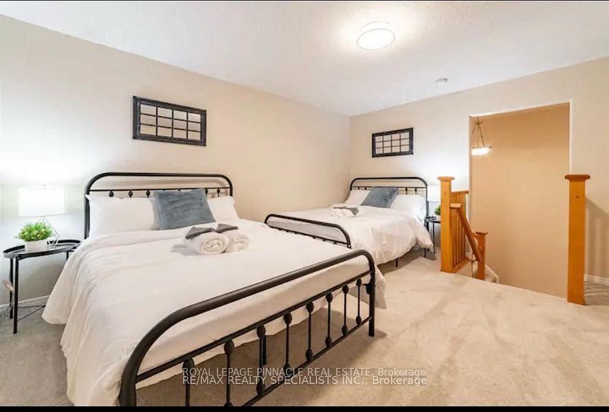 Photo 13 of 60 Everglade Crescent, Kitchener, Larentian West — HOMEH