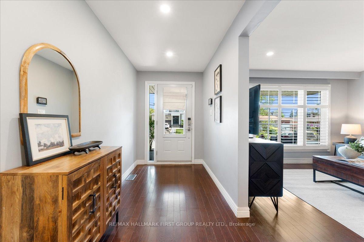Photo 3 of 1288 Old Orchard Avenue, Pickering, Bay Ridges — HOMEH