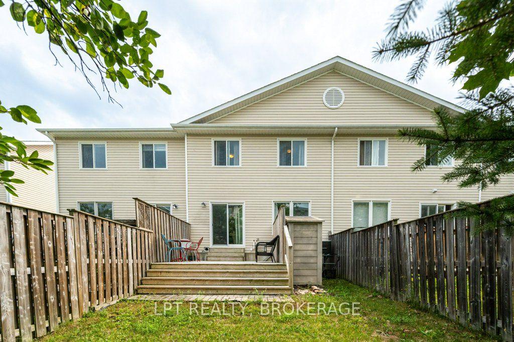 Photo 2 of 1559 Crimson Crescent, Kingston, City Northwest — HOMEH