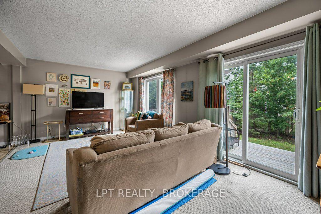 Photo 6 of 1559 Crimson Crescent, Kingston, City Northwest — HOMEH