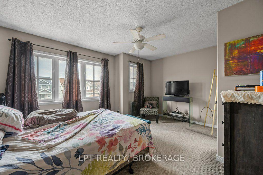Photo 11 of 1559 Crimson Crescent, Kingston, City Northwest — HOMEH