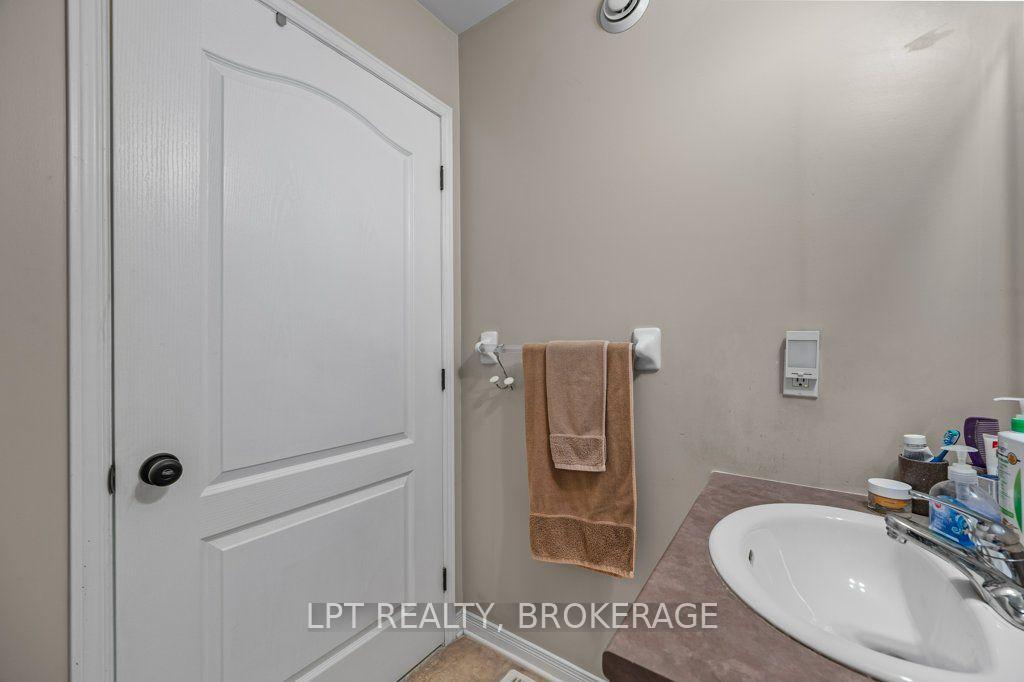 Photo 18 of 1559 Crimson Crescent, Kingston, City Northwest — HOMEH