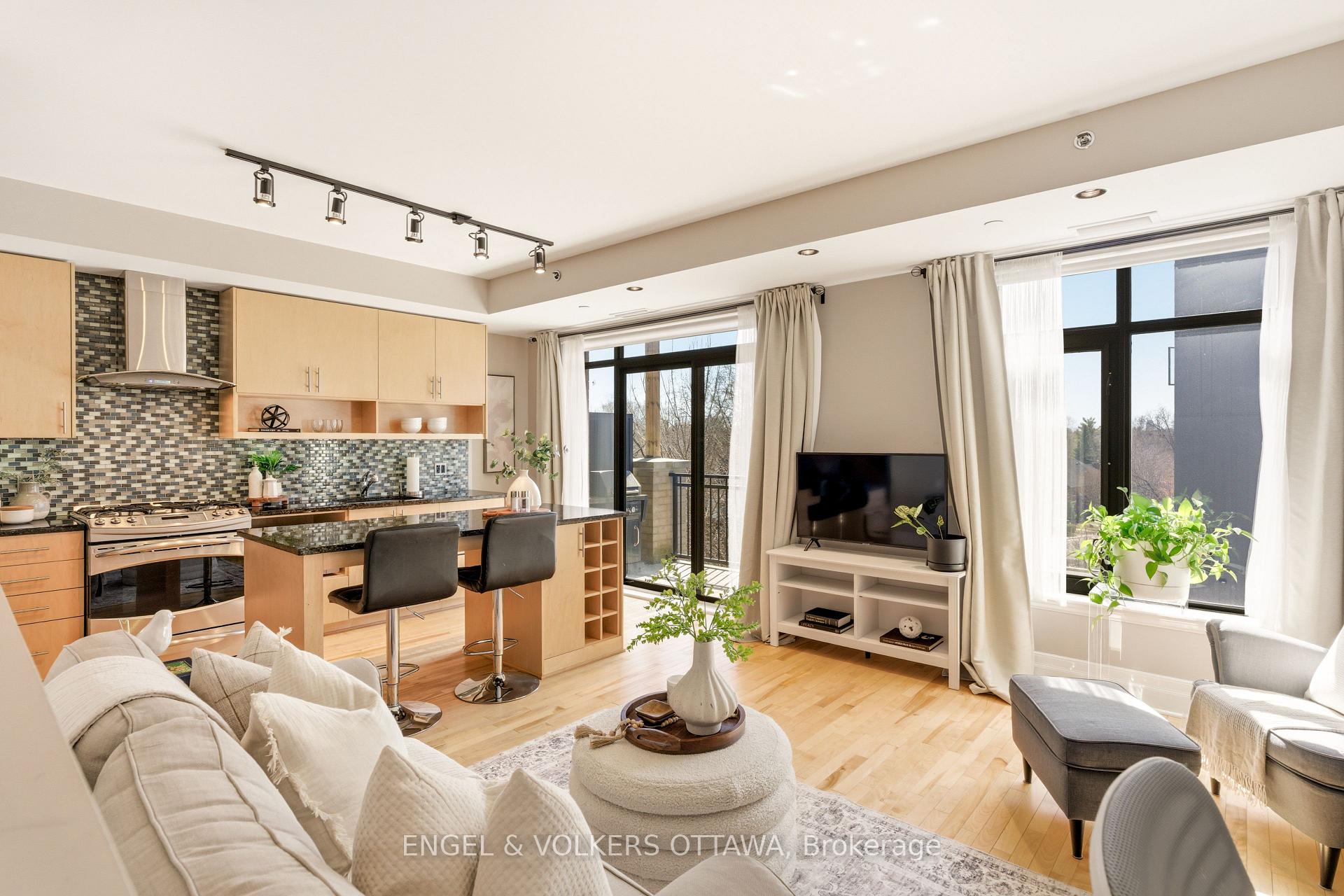 Photo 2 of Unit 310, 808 Bronson Avenue, Ottawa, Dows Lake — HOMEH