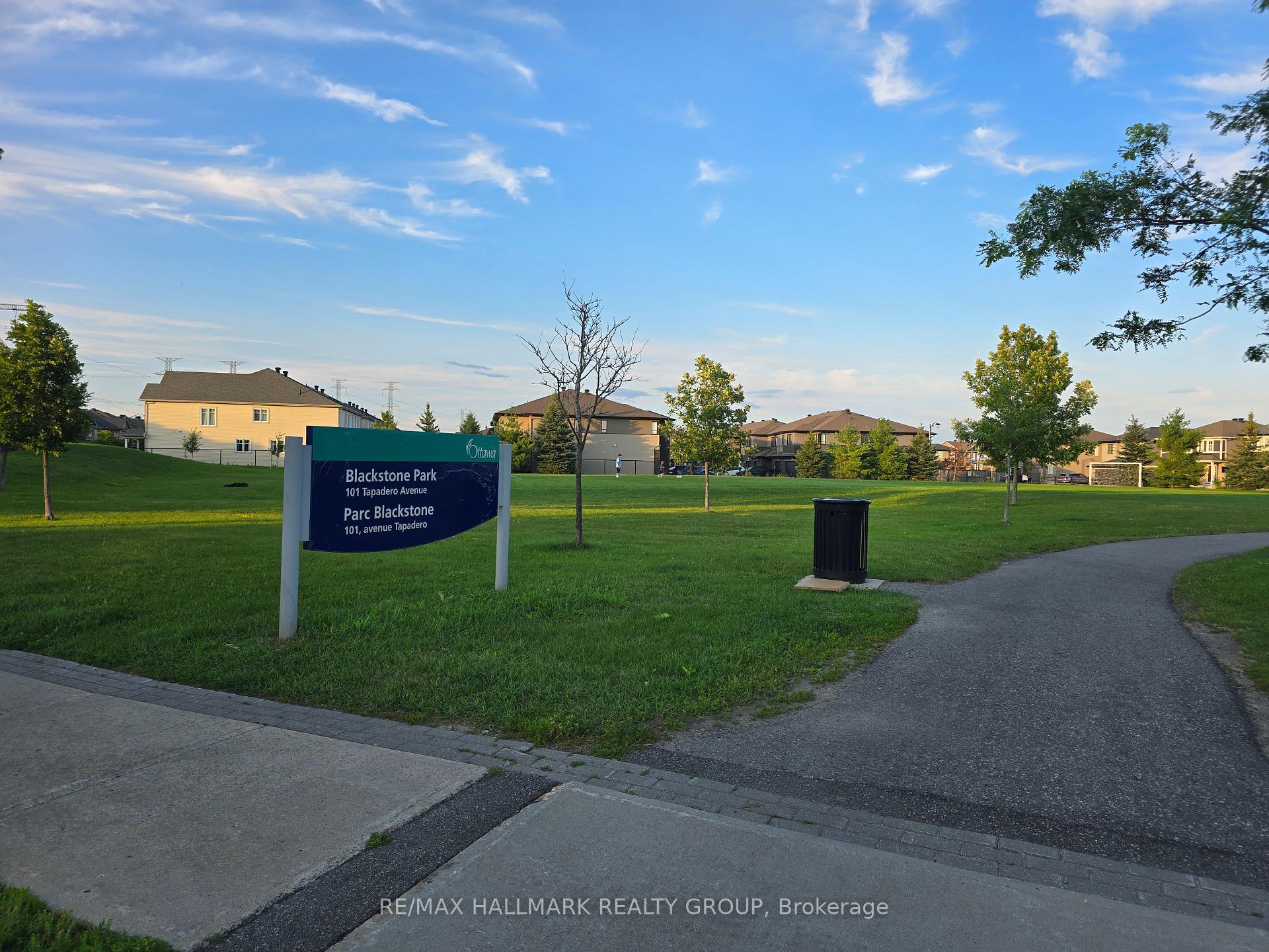 Photo 3 of 223 Livery Street, Ottawa, Kanata - Emerald Meadows/Trailwest — HOMEH