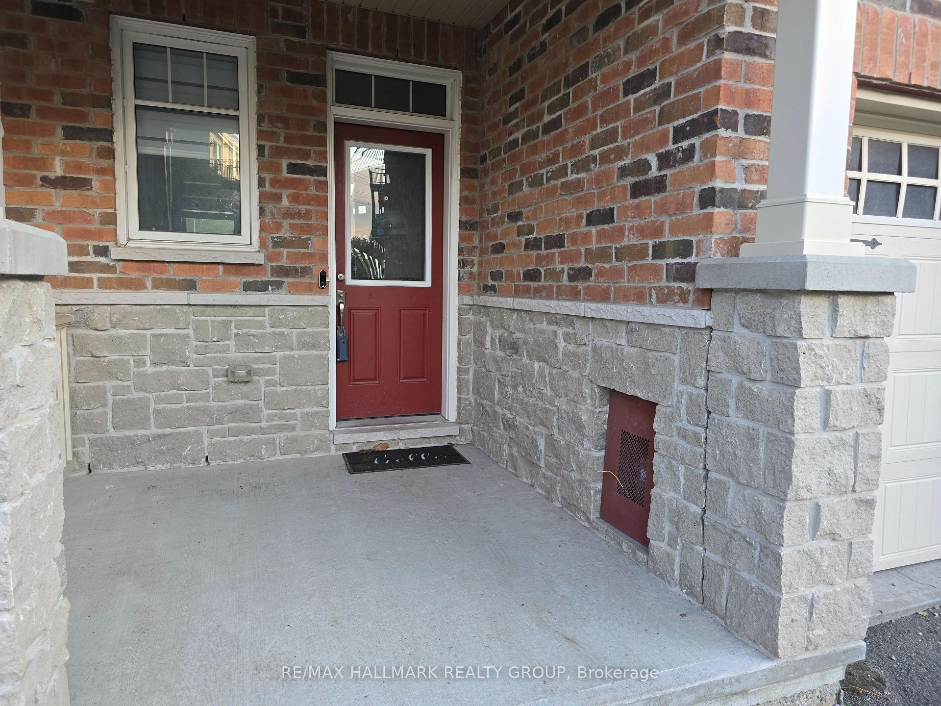 Photo 5 of 223 Livery Street, Ottawa, Kanata - Emerald Meadows/Trailwest — HOMEH