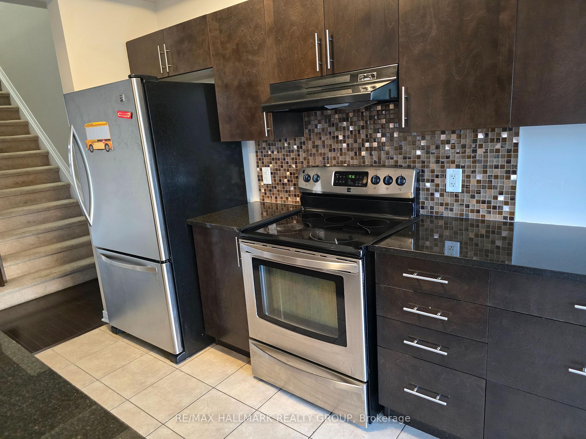 Photo 11 of 223 Livery Street, Ottawa, Kanata - Emerald Meadows/Trailwest — HOMEH