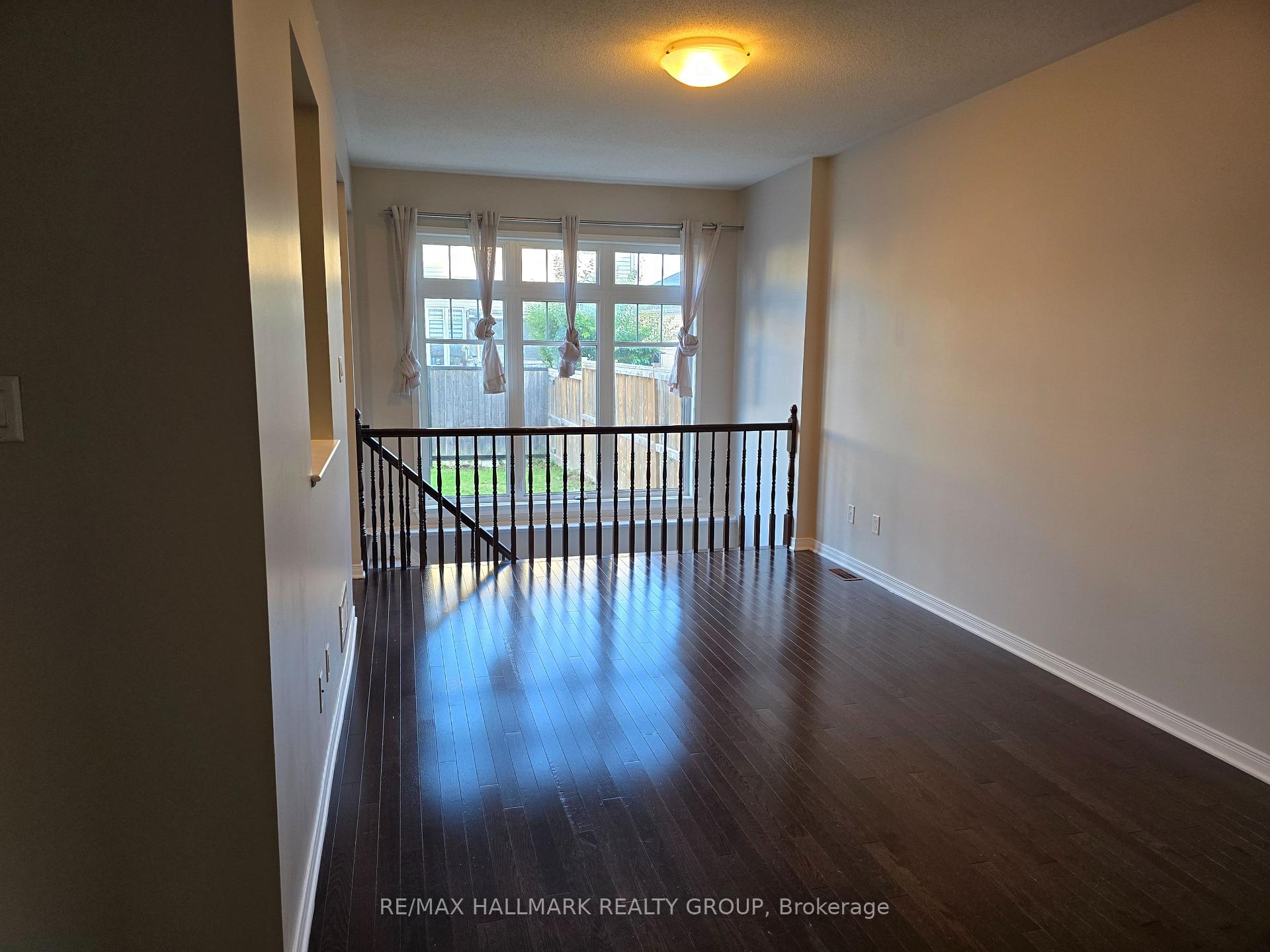 Photo 15 of 223 Livery Street, Ottawa, Kanata - Emerald Meadows/Trailwest — HOMEH