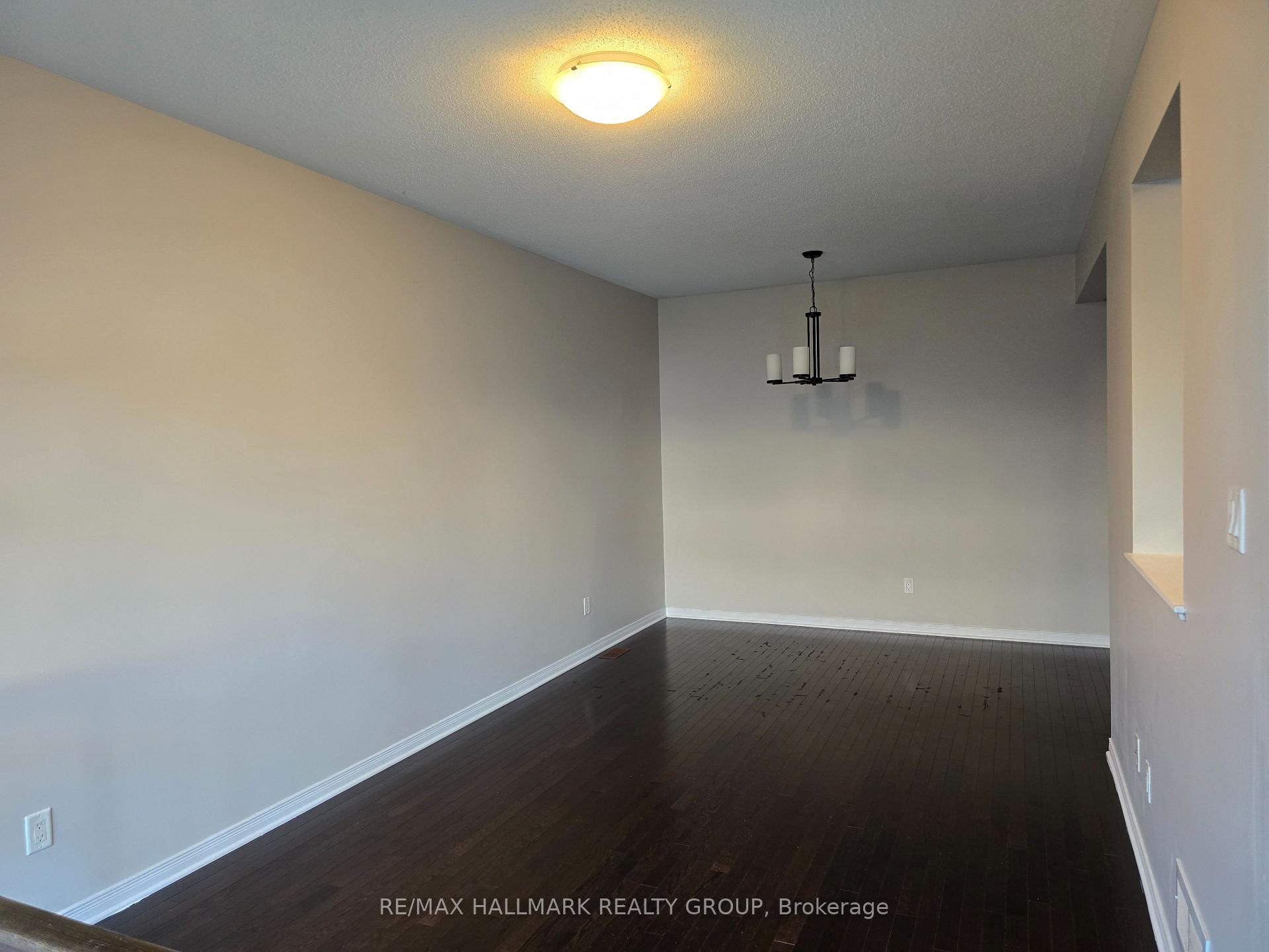 Photo 17 of 223 Livery Street, Ottawa, Kanata - Emerald Meadows/Trailwest — HOMEH