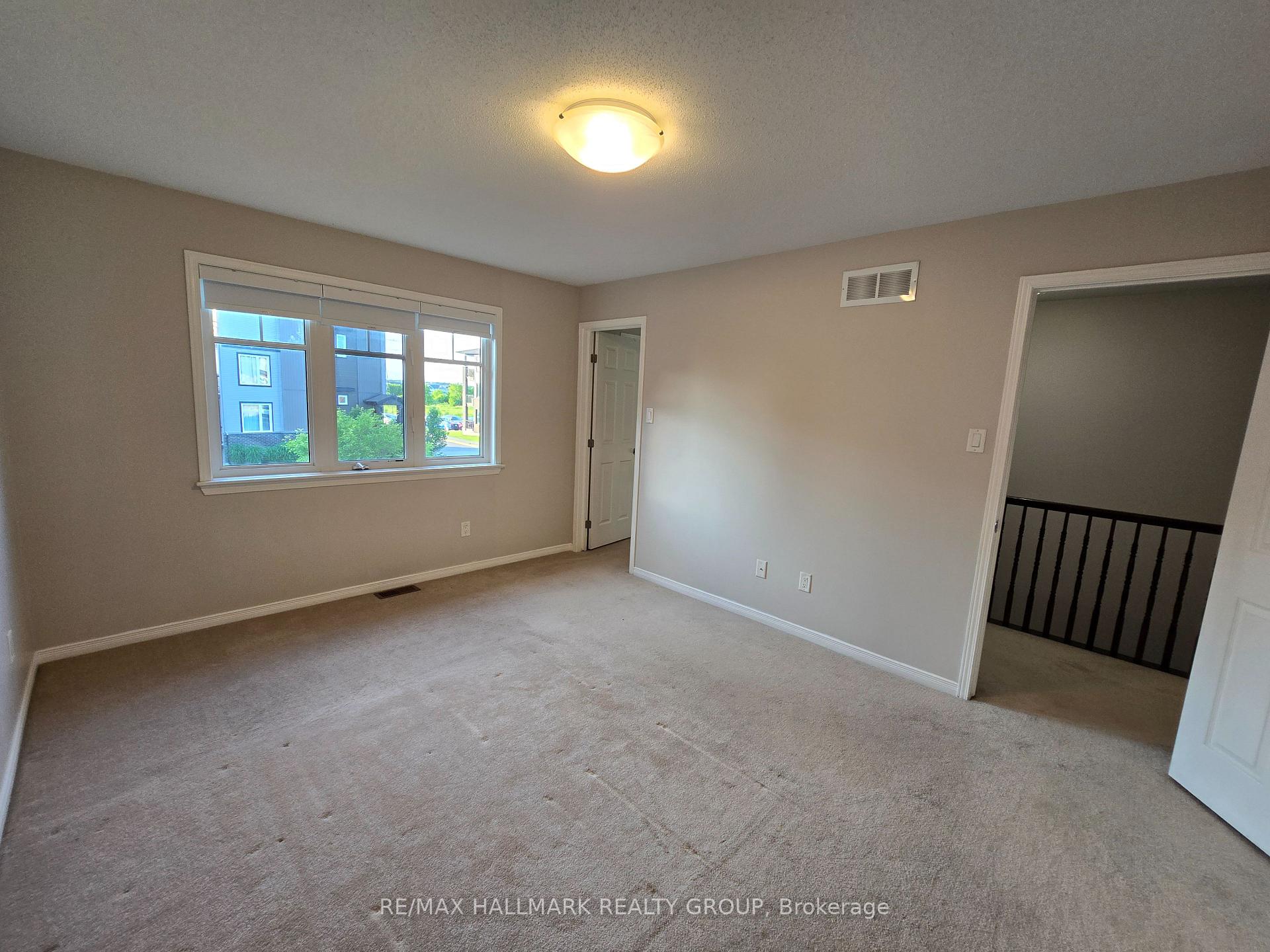 Photo 19 of 223 Livery Street, Ottawa, Kanata - Emerald Meadows/Trailwest — HOMEH