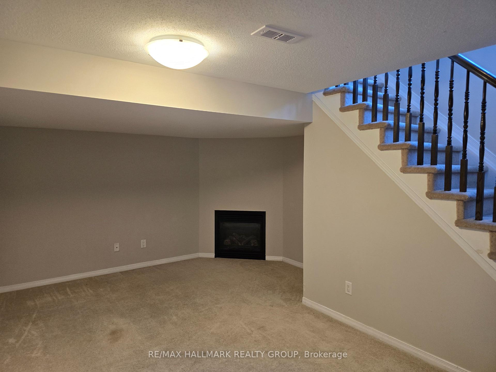 Photo 28 of 223 Livery Street, Ottawa, Kanata - Emerald Meadows/Trailwest — HOMEH