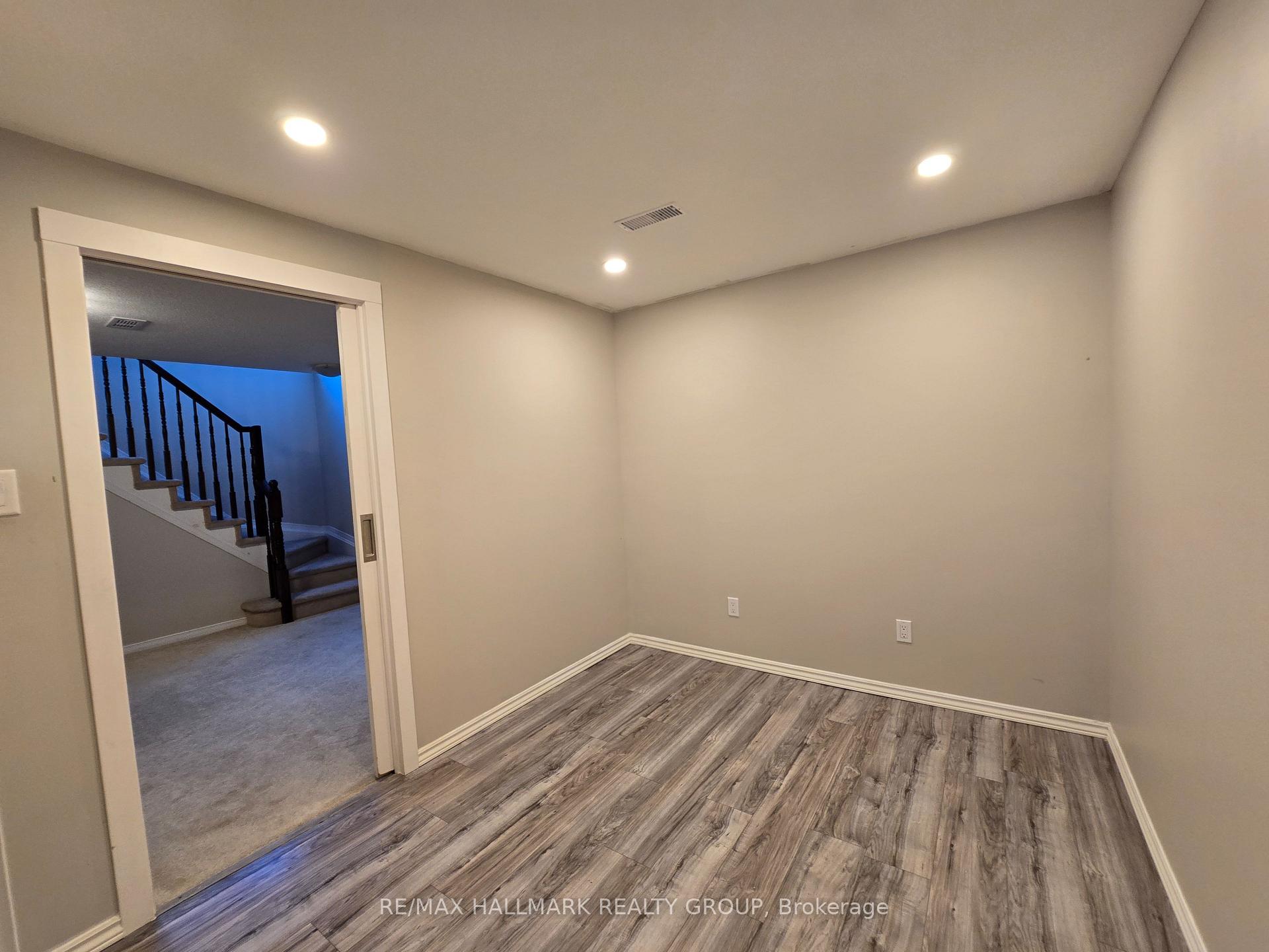 Photo 29 of 223 Livery Street, Ottawa, Kanata - Emerald Meadows/Trailwest — HOMEH