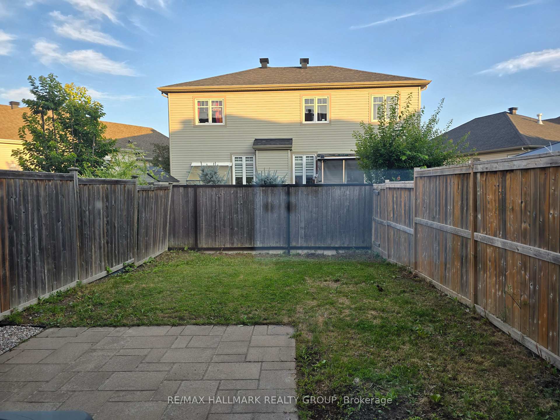 Photo 32 of 223 Livery Street, Ottawa, Kanata - Emerald Meadows/Trailwest — HOMEH
