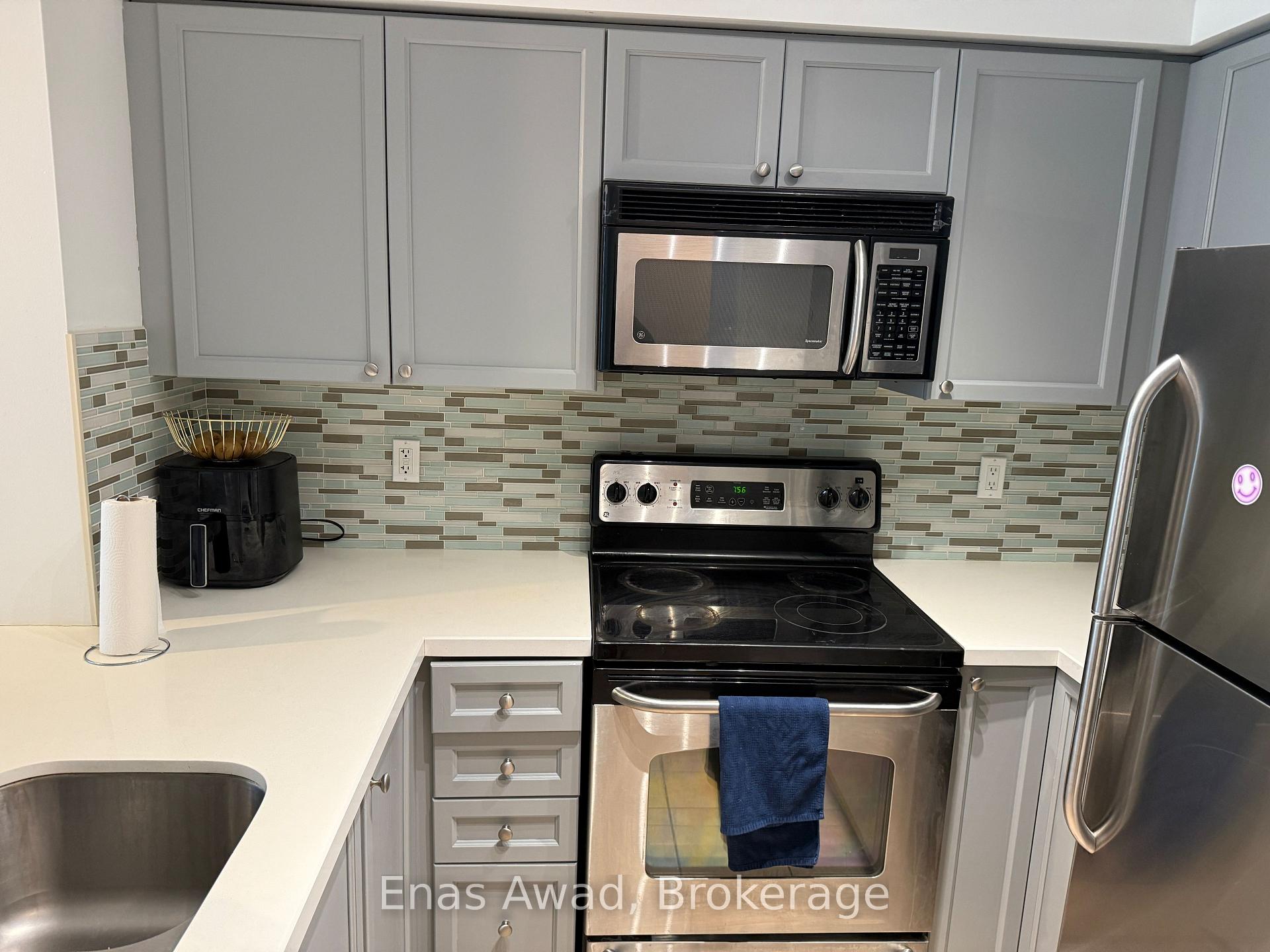 Photo 6 of Unit 1406, 7 Michael Power Place, Etobicoke, Islington-City Centre West — HOMEH