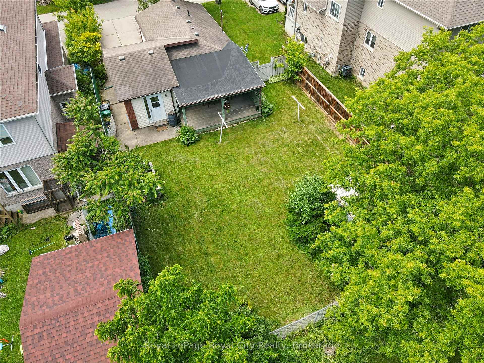 Photo 1 of 10 Macville Avenue, Kitchener, Bridgeport — HOMEH
